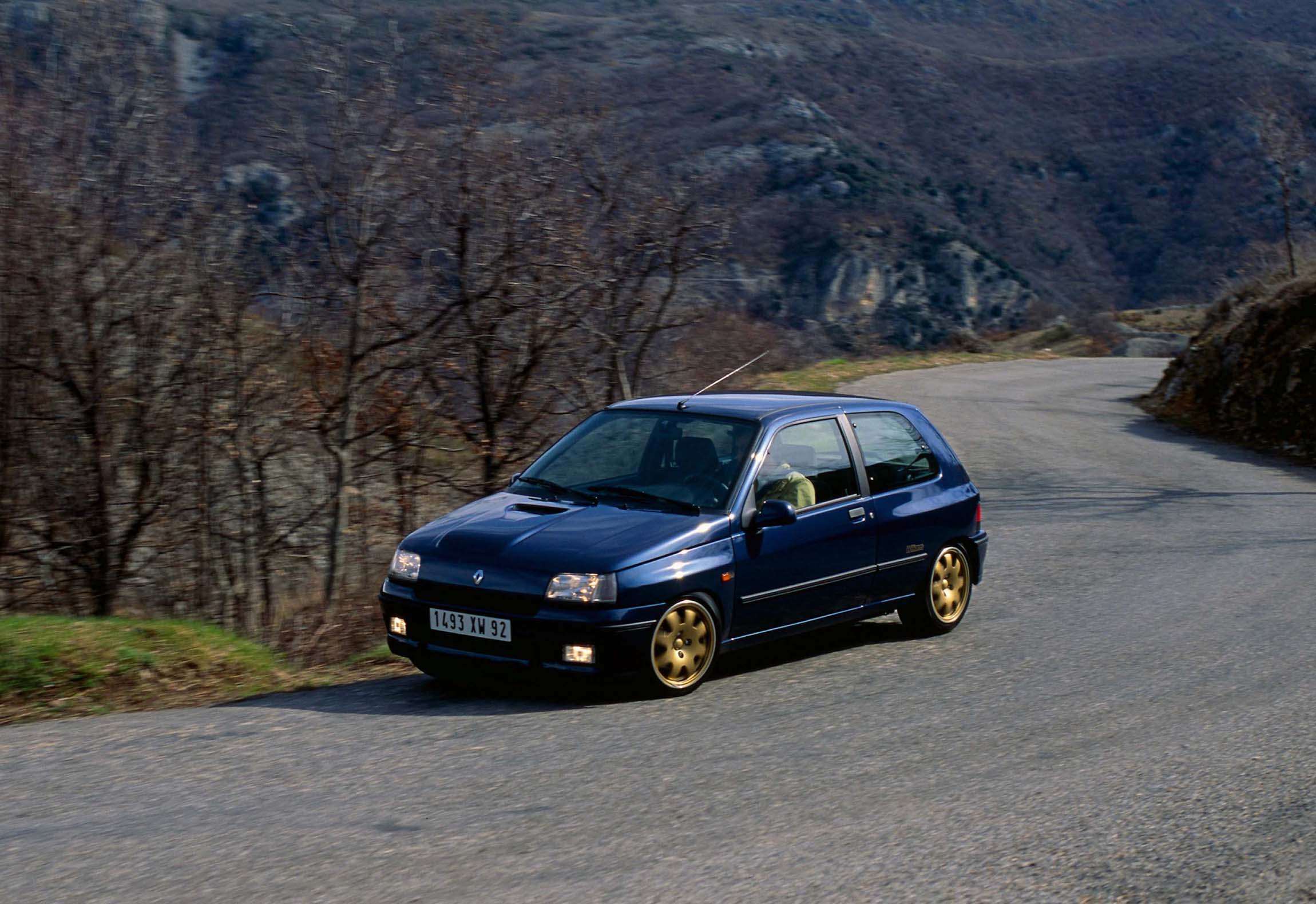 renault_clio_25_22071603.jpg