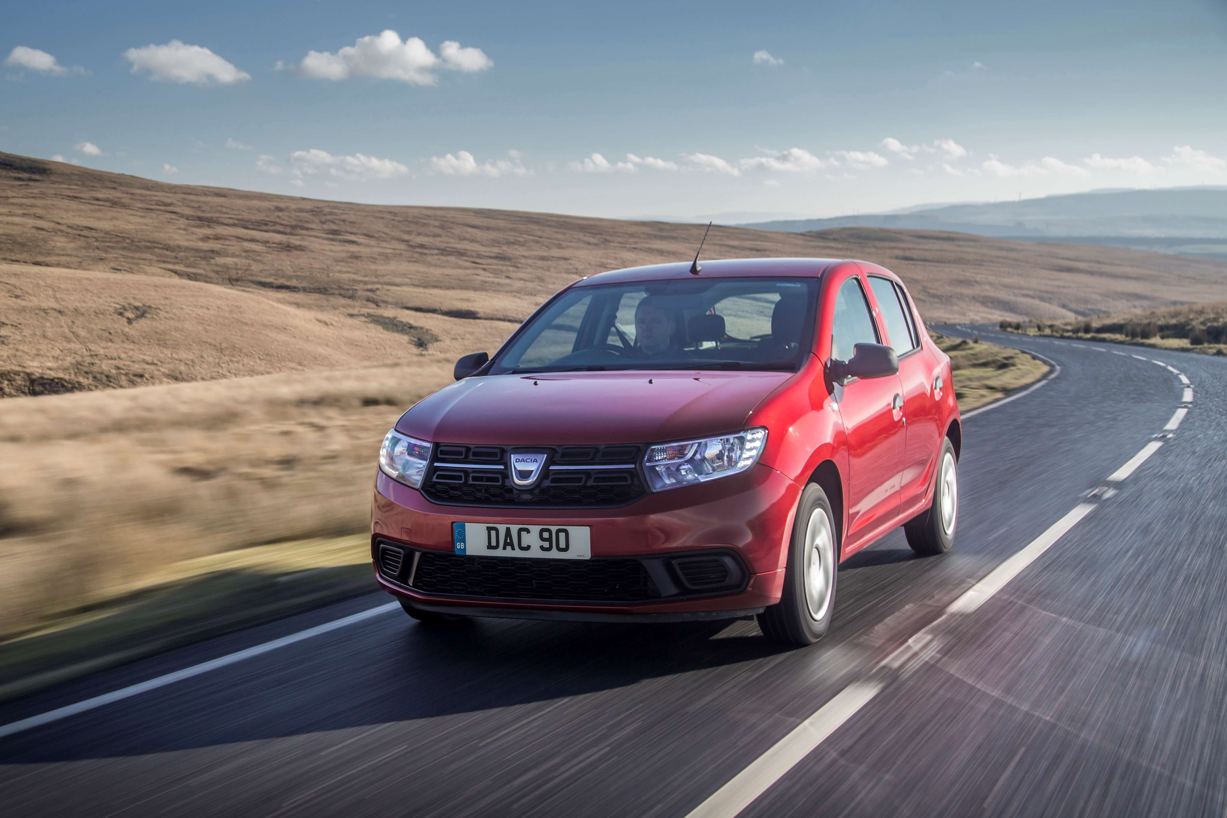 sixth-win-in-a-row-for-dacia-sandero-at-what-car-awards-embargo-07h30-240118-2.jpg