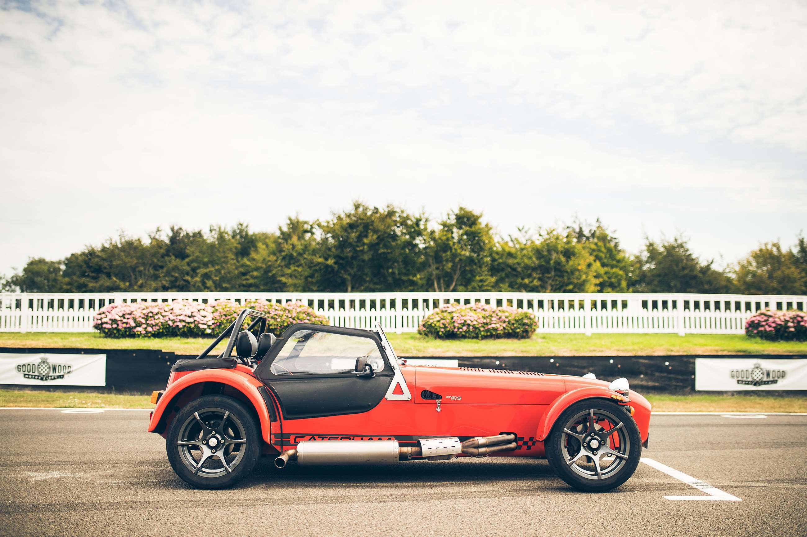 caterham_310_s_31071862.jpg