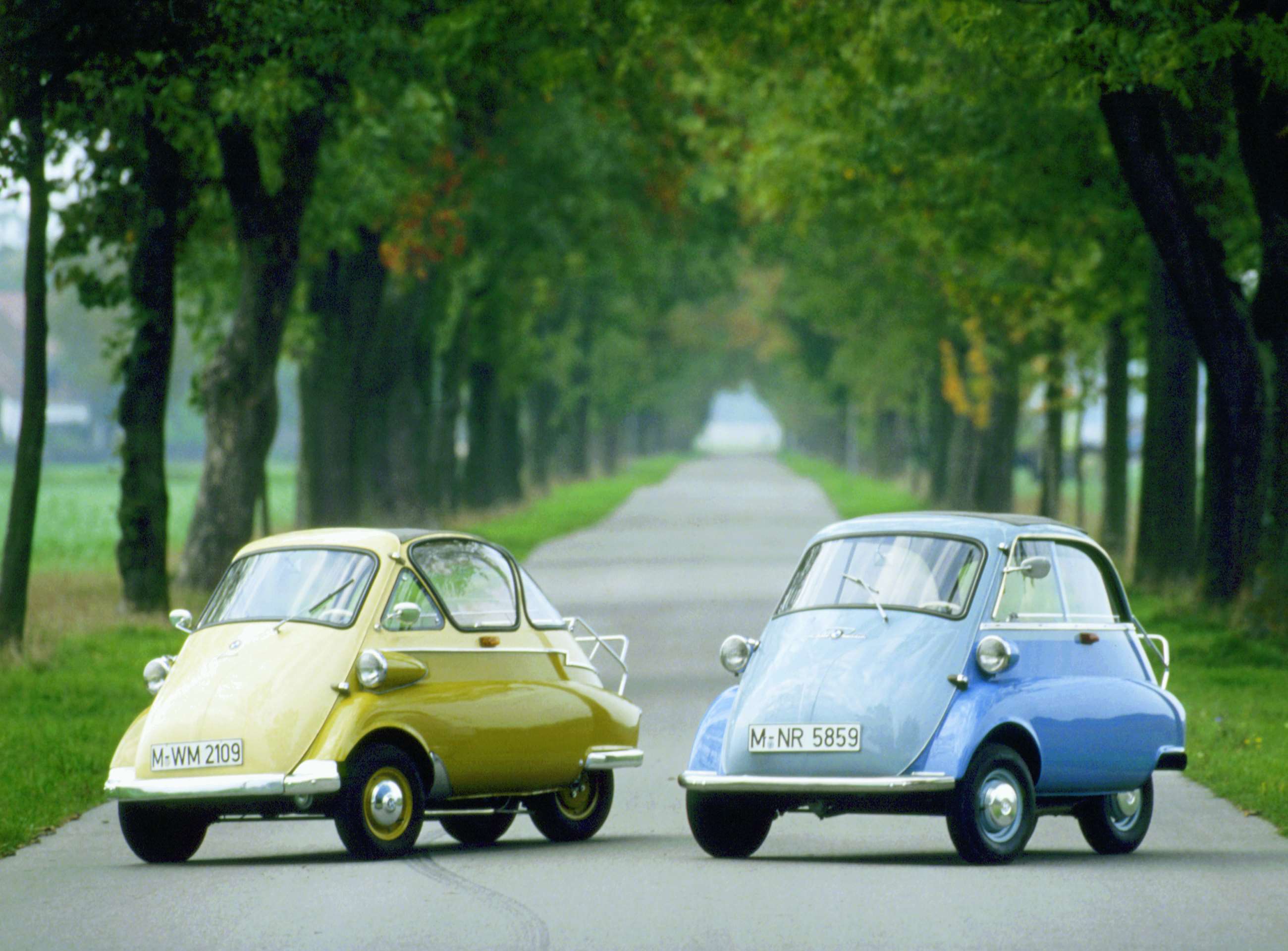 bmw-isetta-pair-goodwood-02082019.jpg