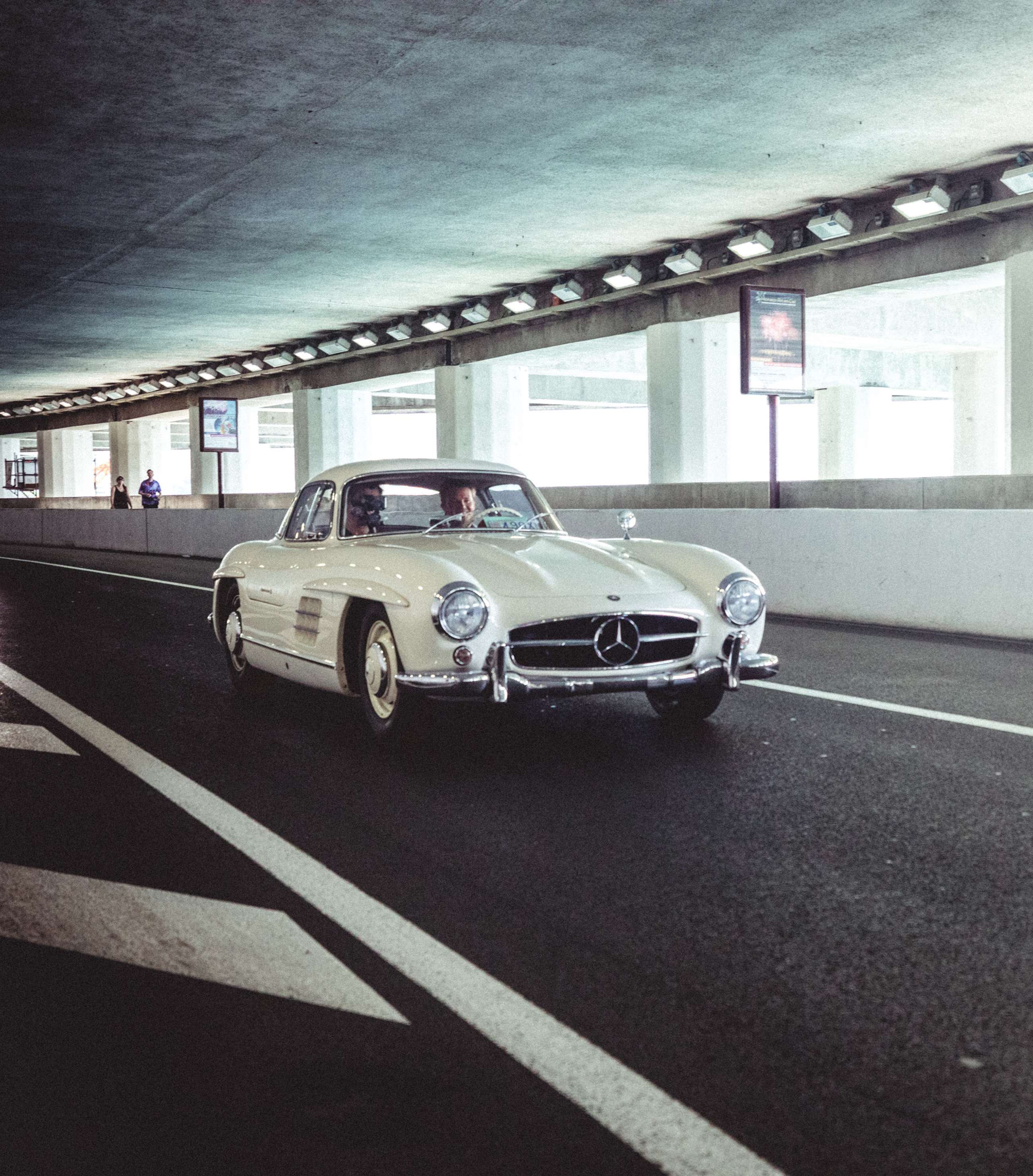 nico-rosberg-mercedes-300sl-gullwing-goodwood-09081911.jpg