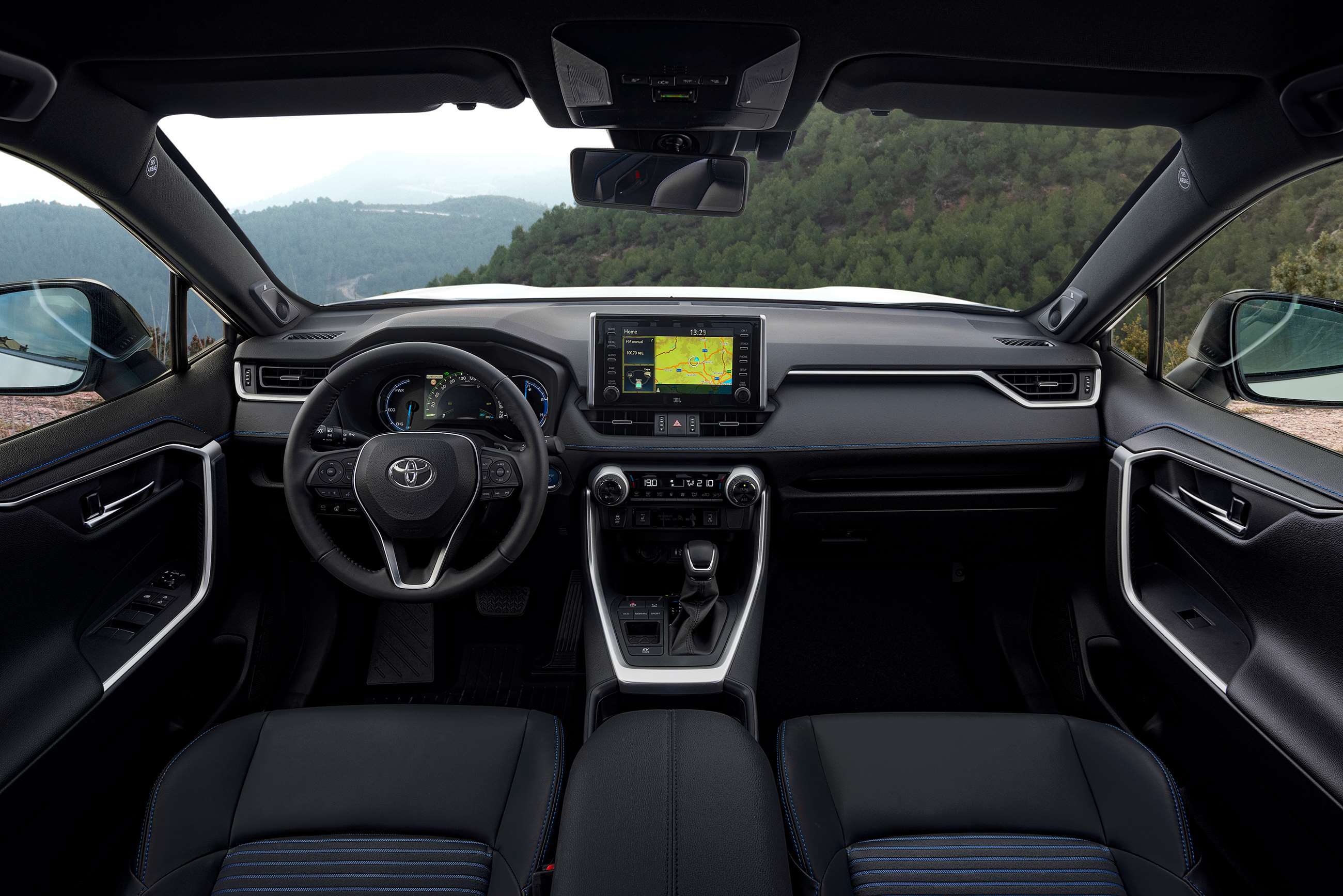 toyota-rav4-2019-interior-goodwood-23012019.jpg