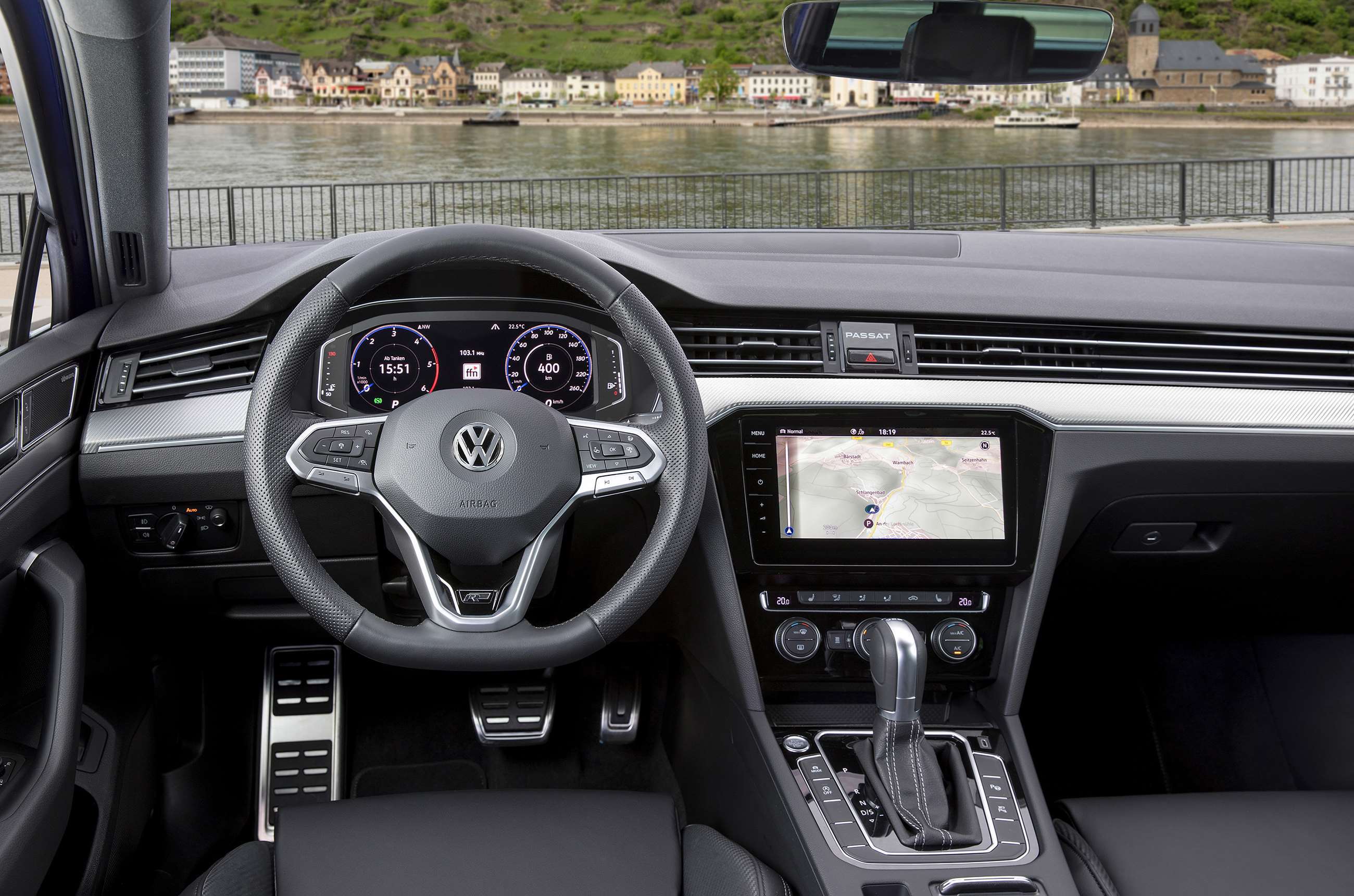 volkswagen-passat-r-line-2019-interior-goodwood-19062019.jpg