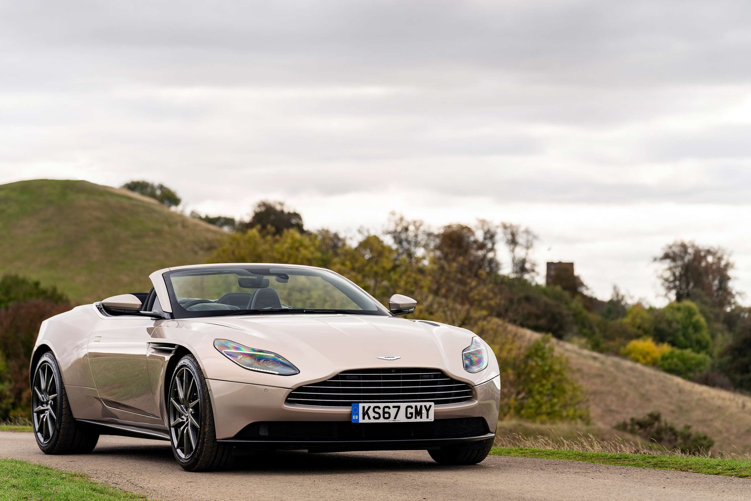 aston-martin-db11-volante-2019-goodwood-06032019.jpg