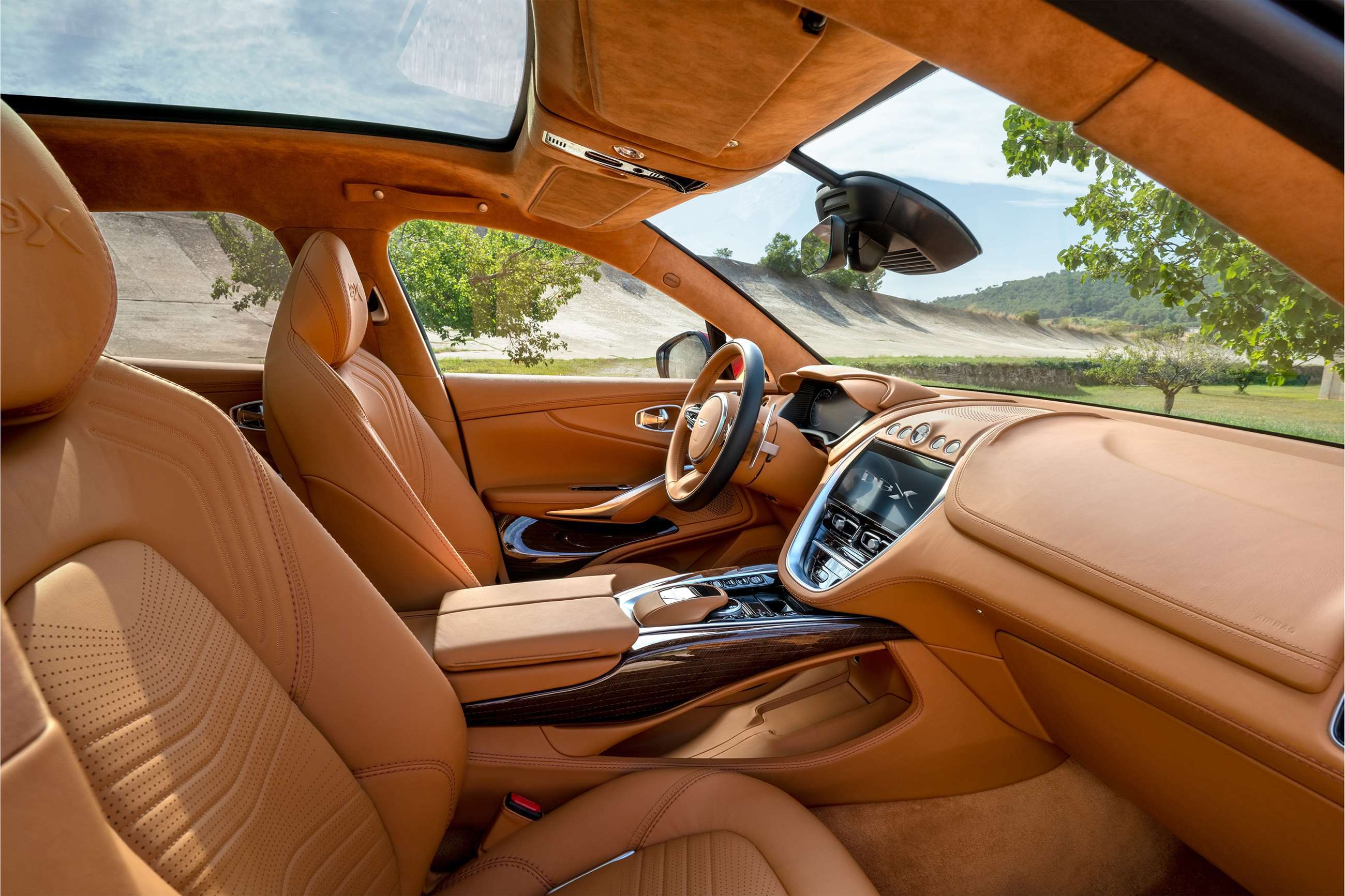 aston-martin-dbx-interior-goodwood-19112019.jpg