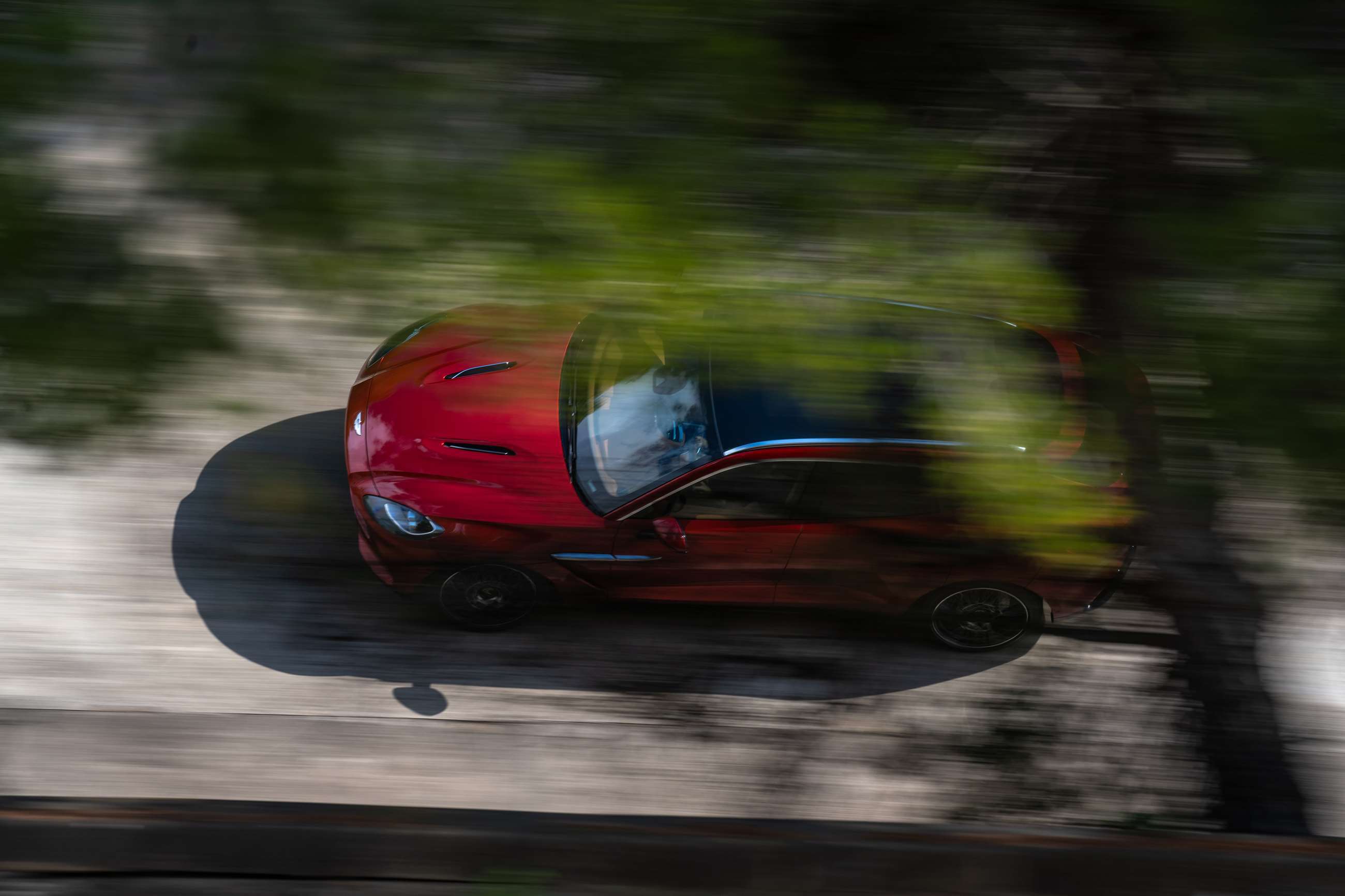 aston-martin-dbx-uk-goodwood-19112019.jpg