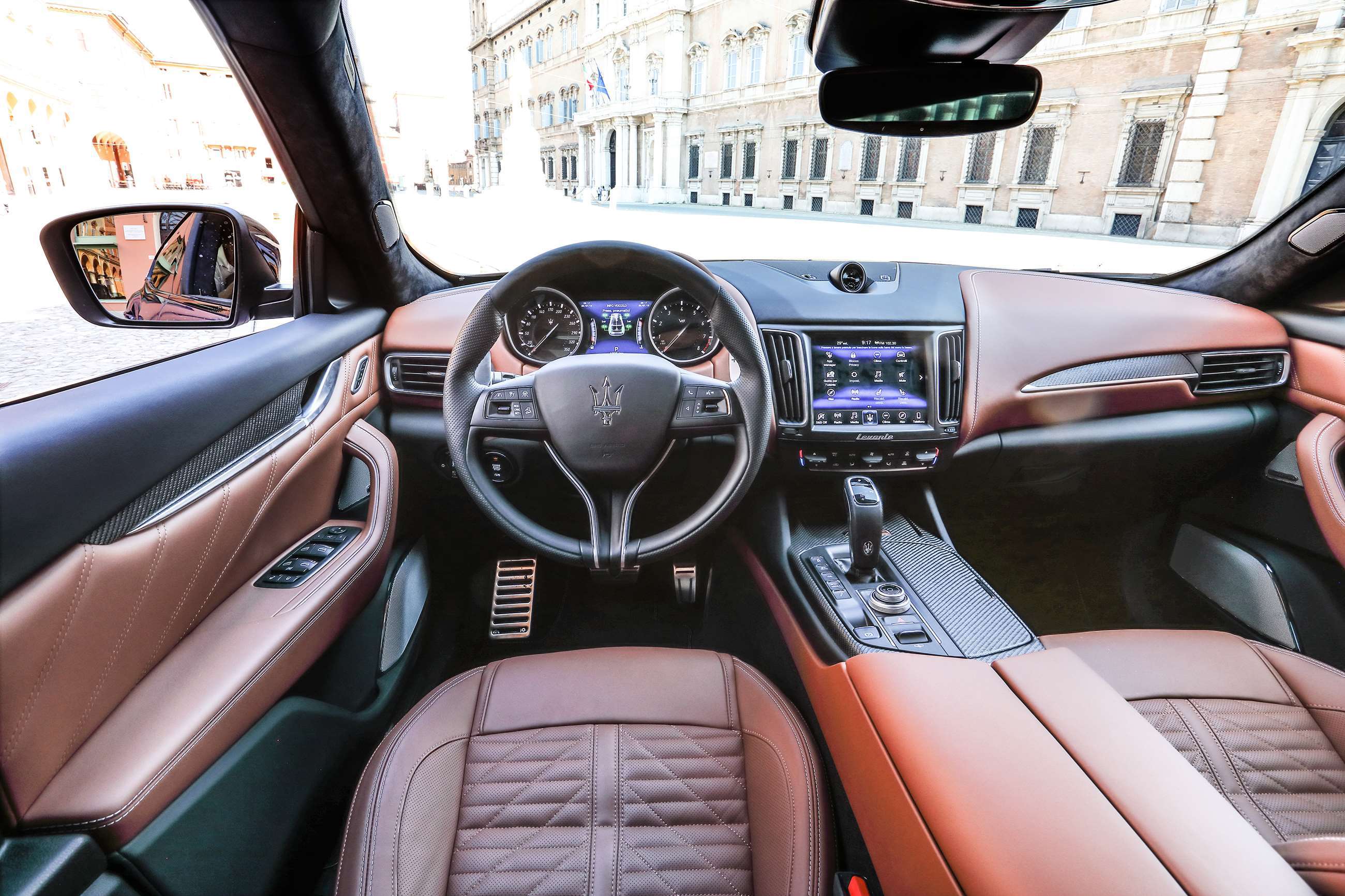 maserati-levante-trofeo-interior-goodwood-29102019.jpg