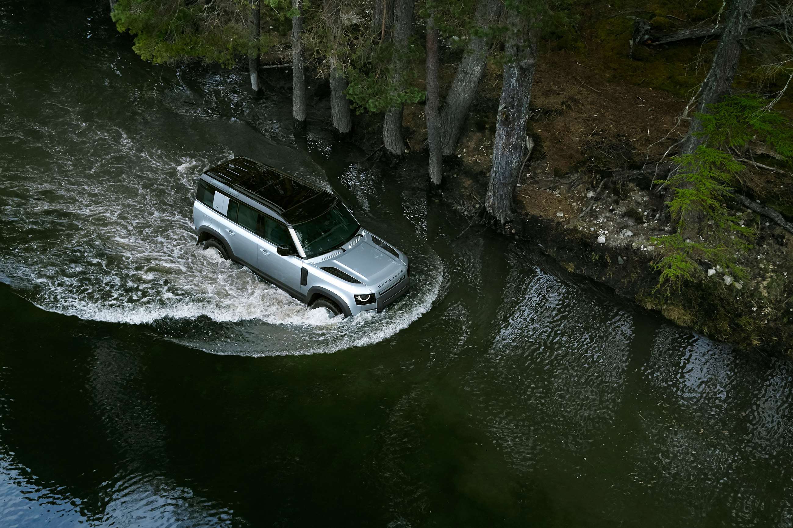 land-rover-defender-water-off-road-2020-goodwood-10092019.jpg