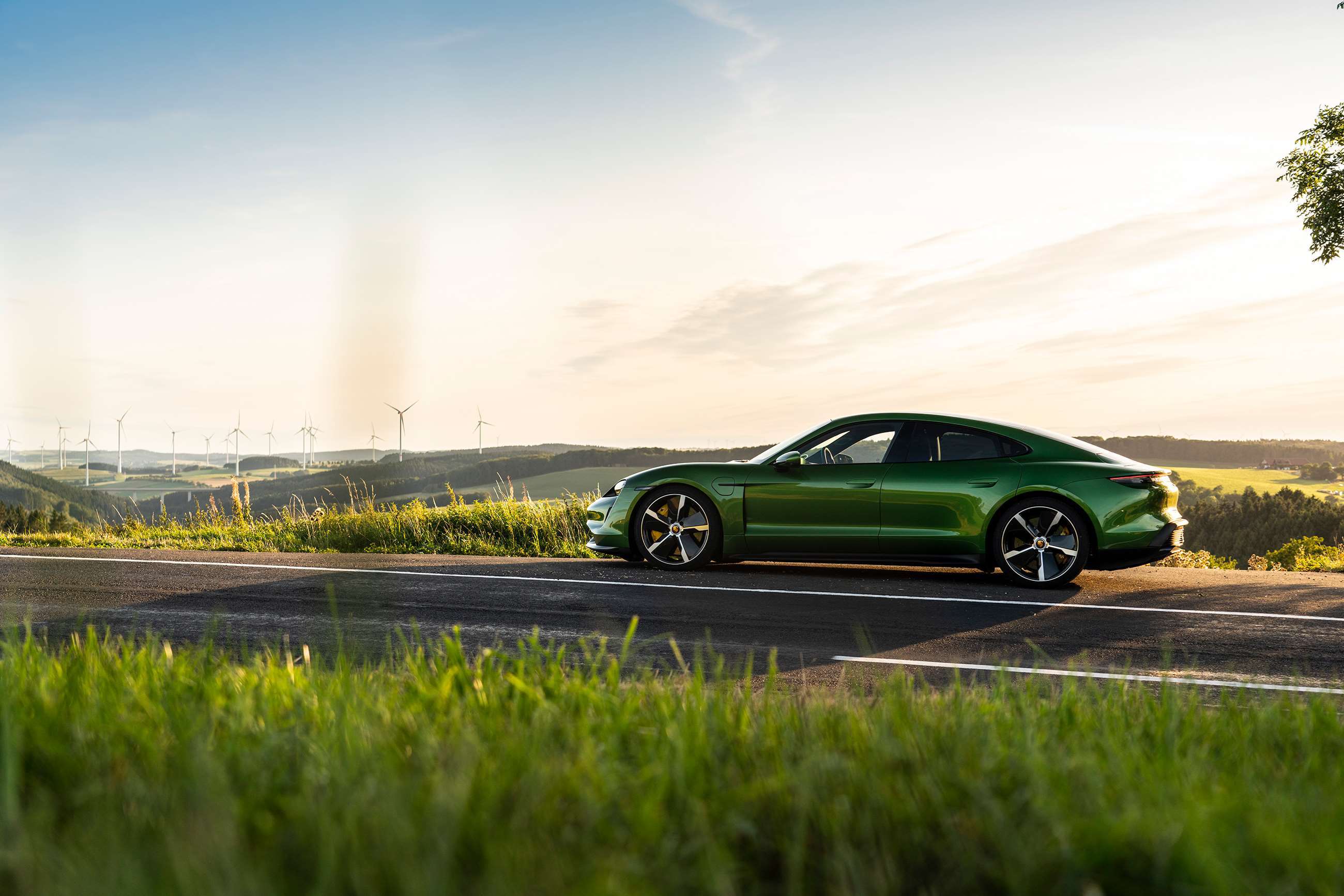 porsche-taycan-goodwood-24092019.jpg