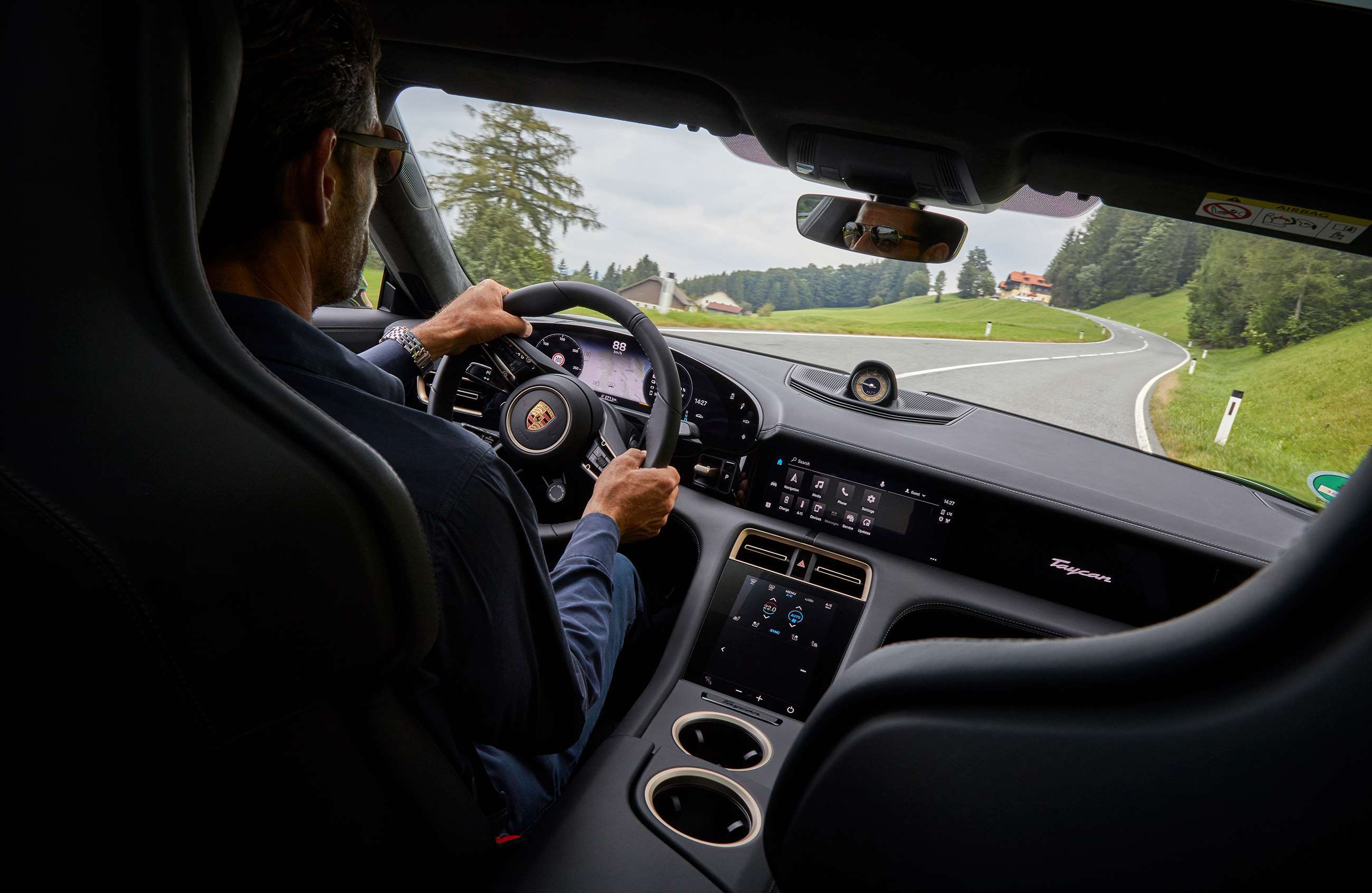 porsche-taycan-interior-goodwood-24092019.jpg