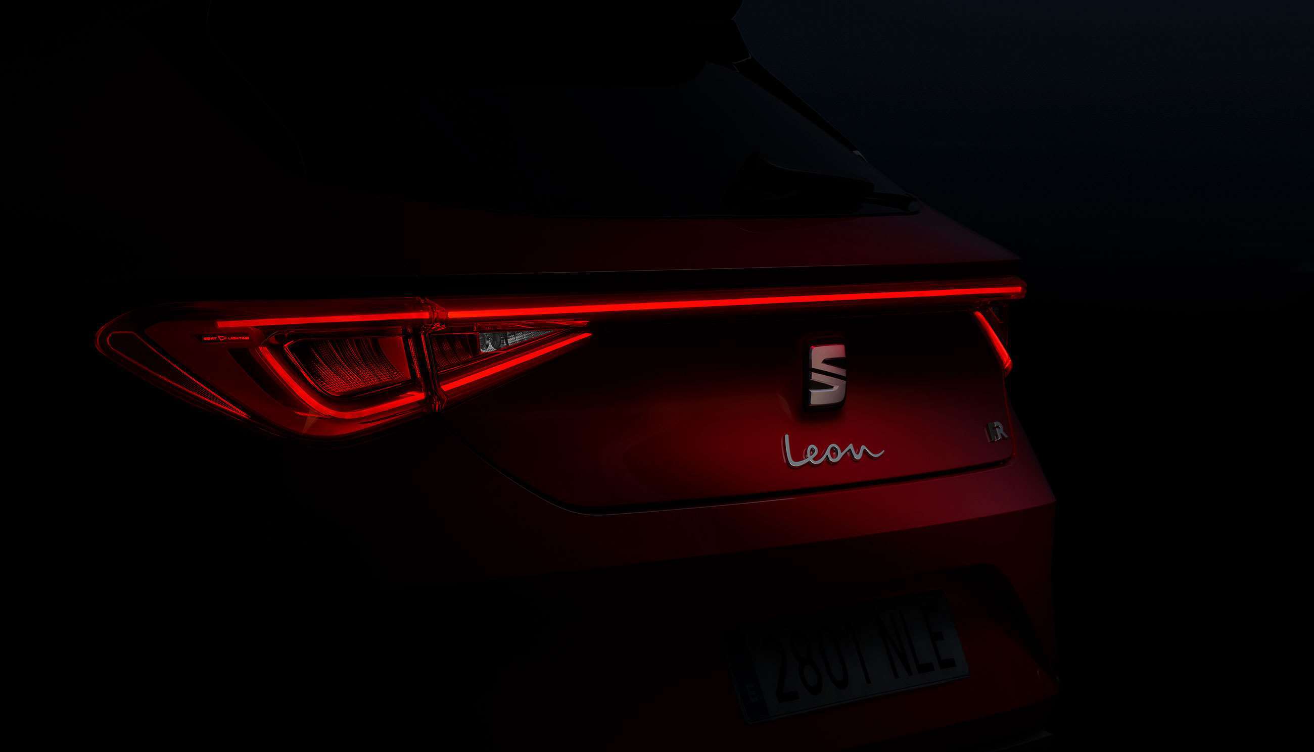 seat-leon-fr-2020-teaser-goodwood-17012020.jpg