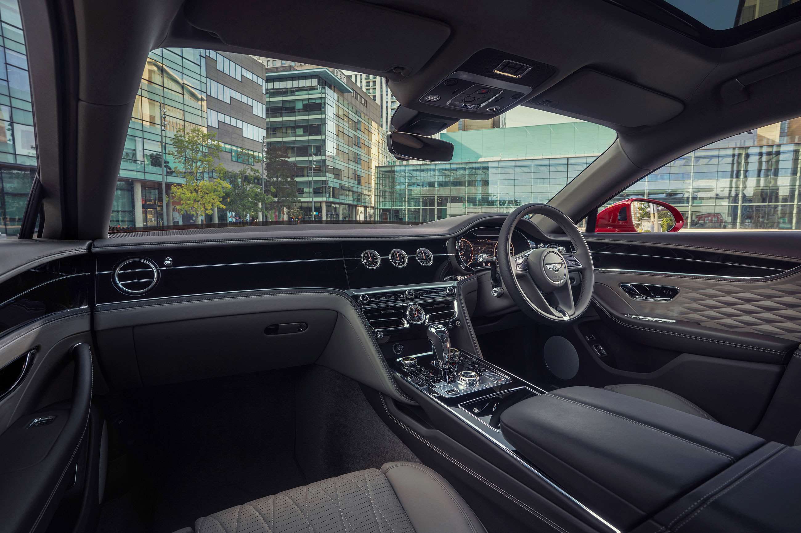 bentley-flying-spur-v8-interior-goodwood-15102020.jpg