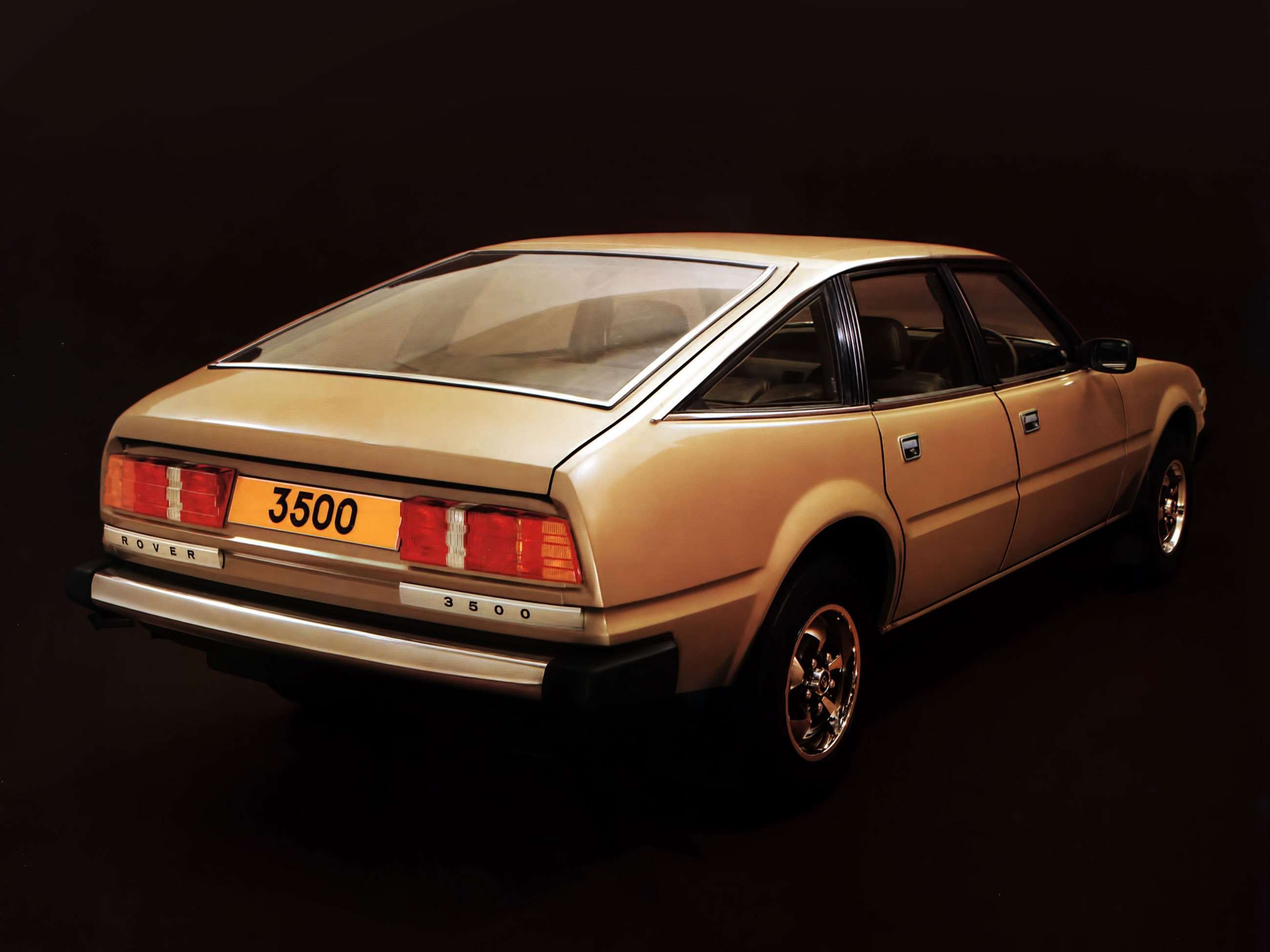 anorak-tail-lights-4-rover-sd1-goodwood-13112020.jpg