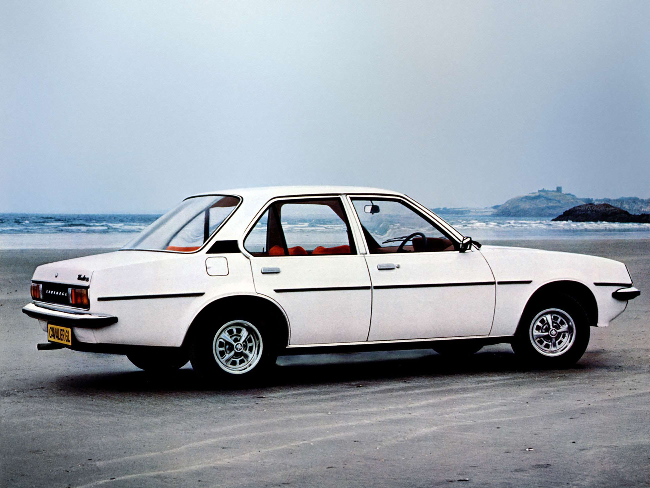 anorak-tail-lights-6-vauxhall-cavalier-goodwood-13112020.jpg