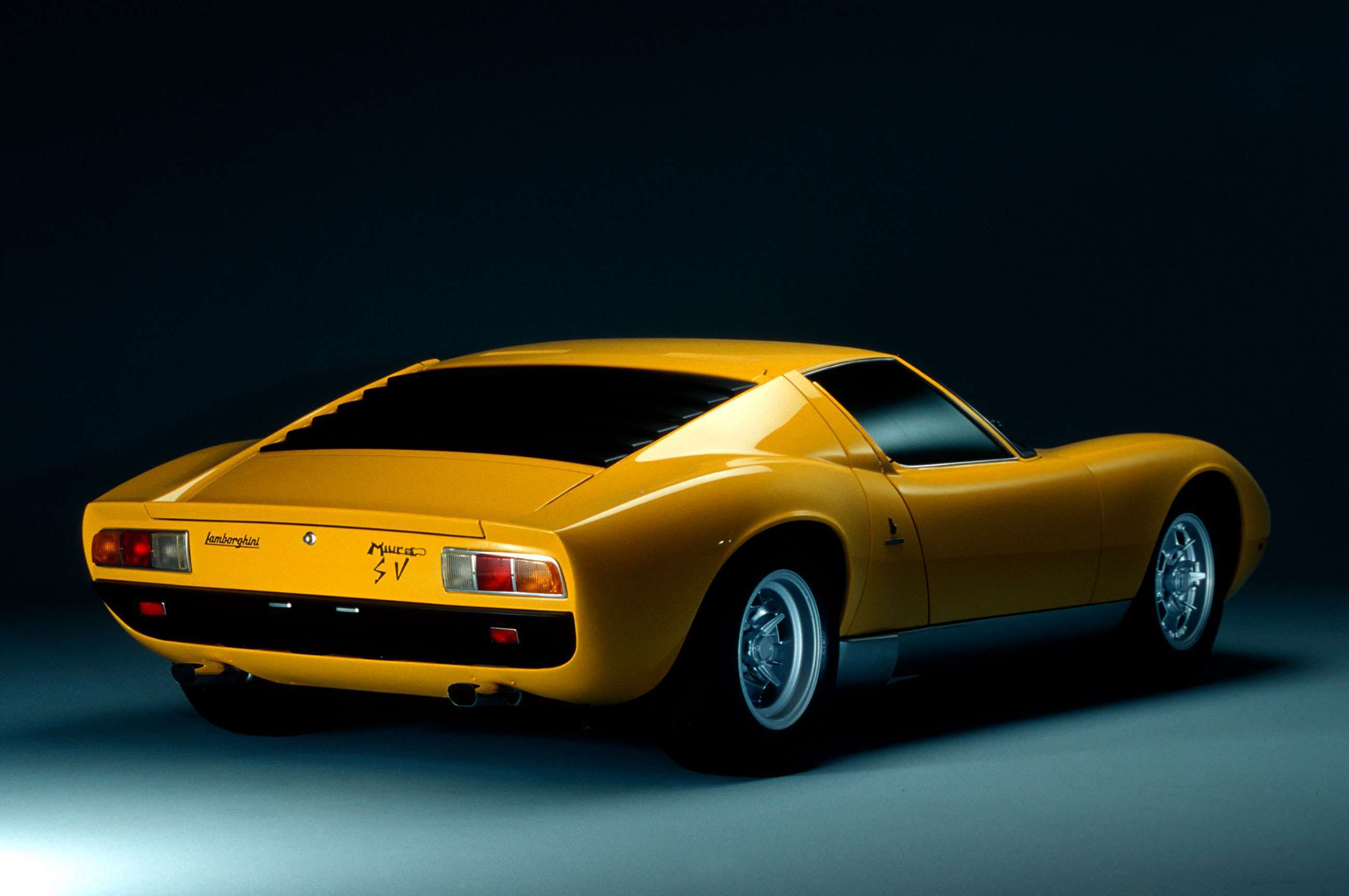 best-car-rear-ends-2-lamborghini-miura-sv-goodwood-24112020.jpg