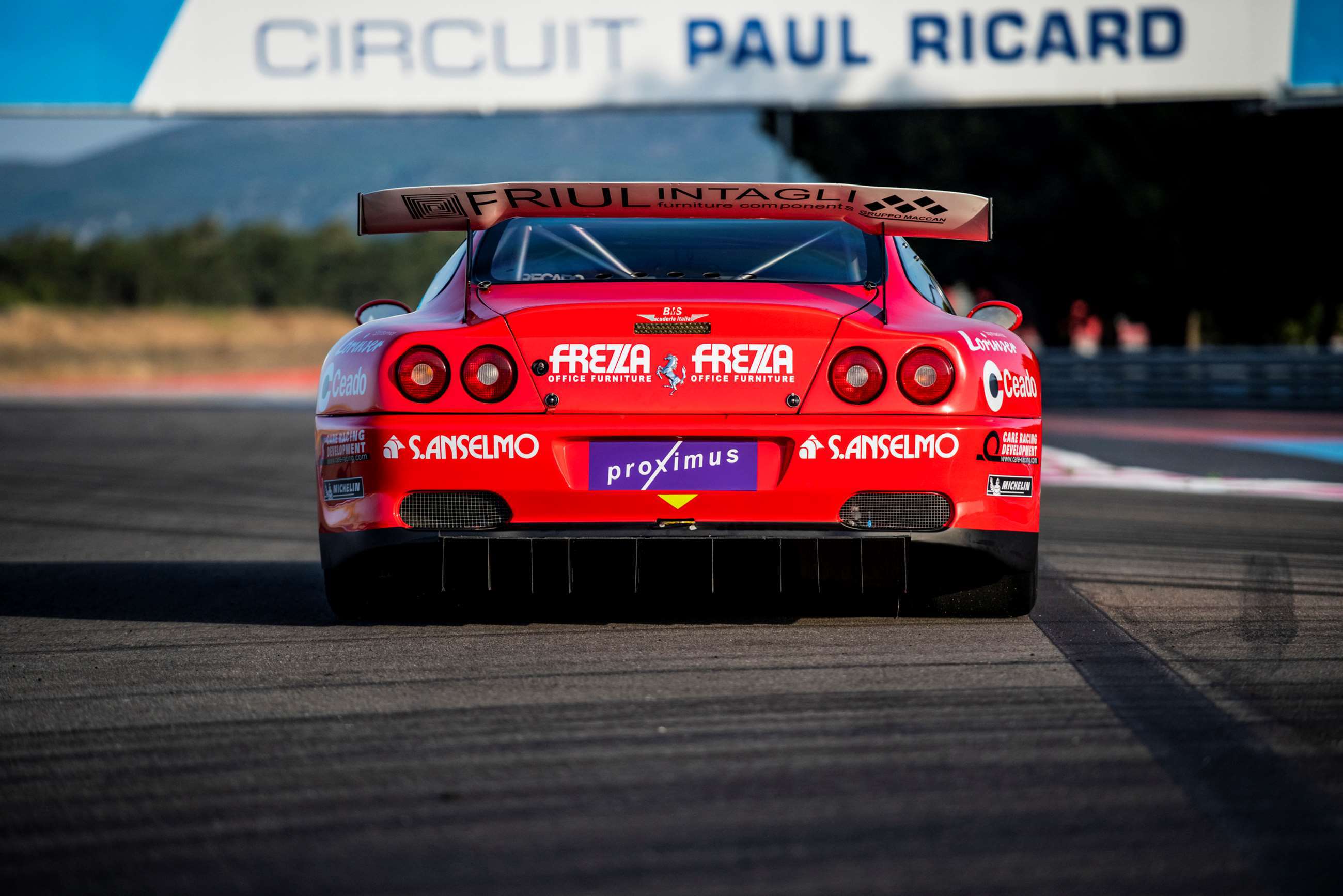 top-car-auction-sales-2020-ferrari-550-gt1-prodrive-rear.jpg