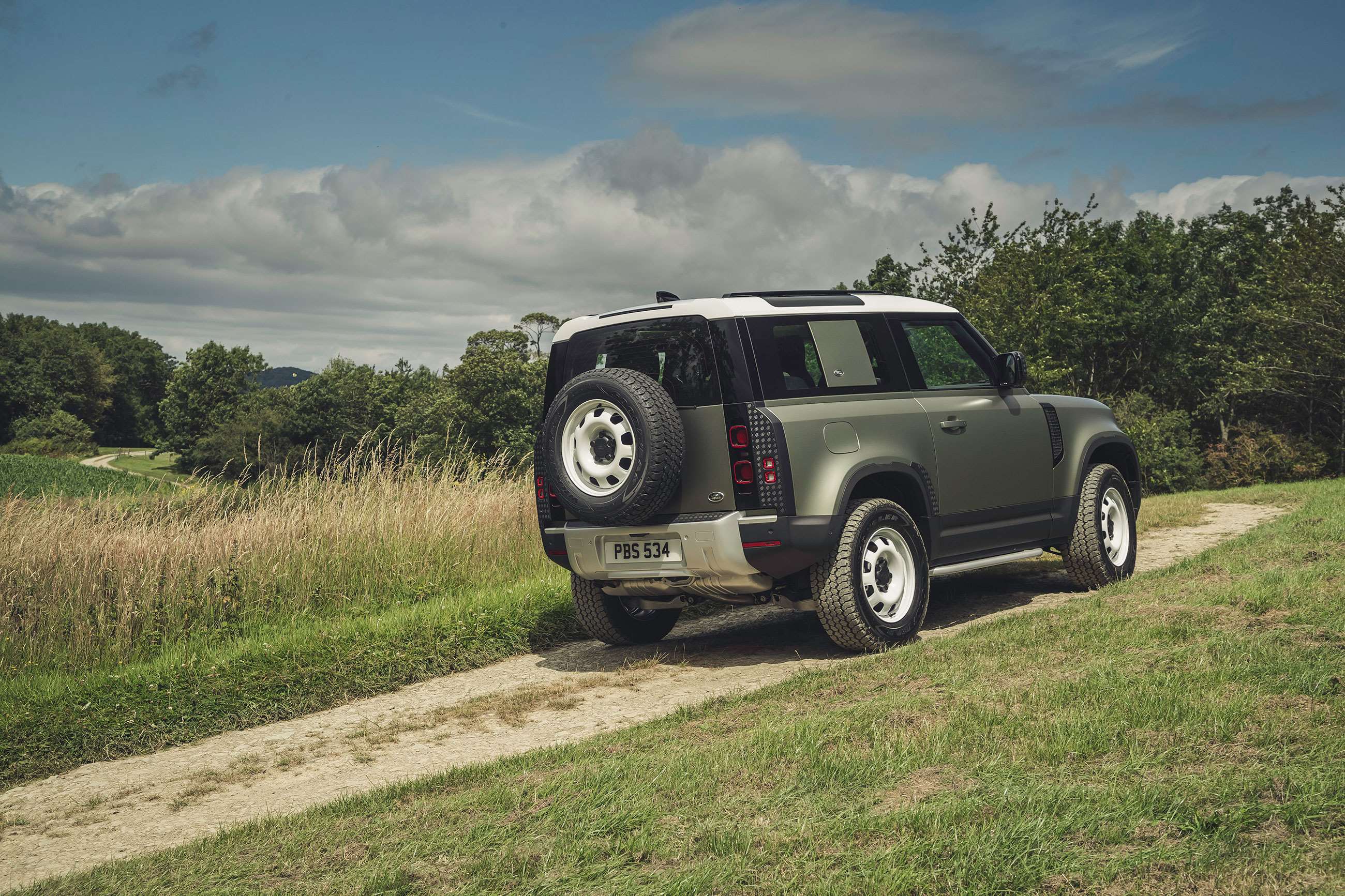 land-rover-defender-90-d200-price-goodwood-26022020.jpg