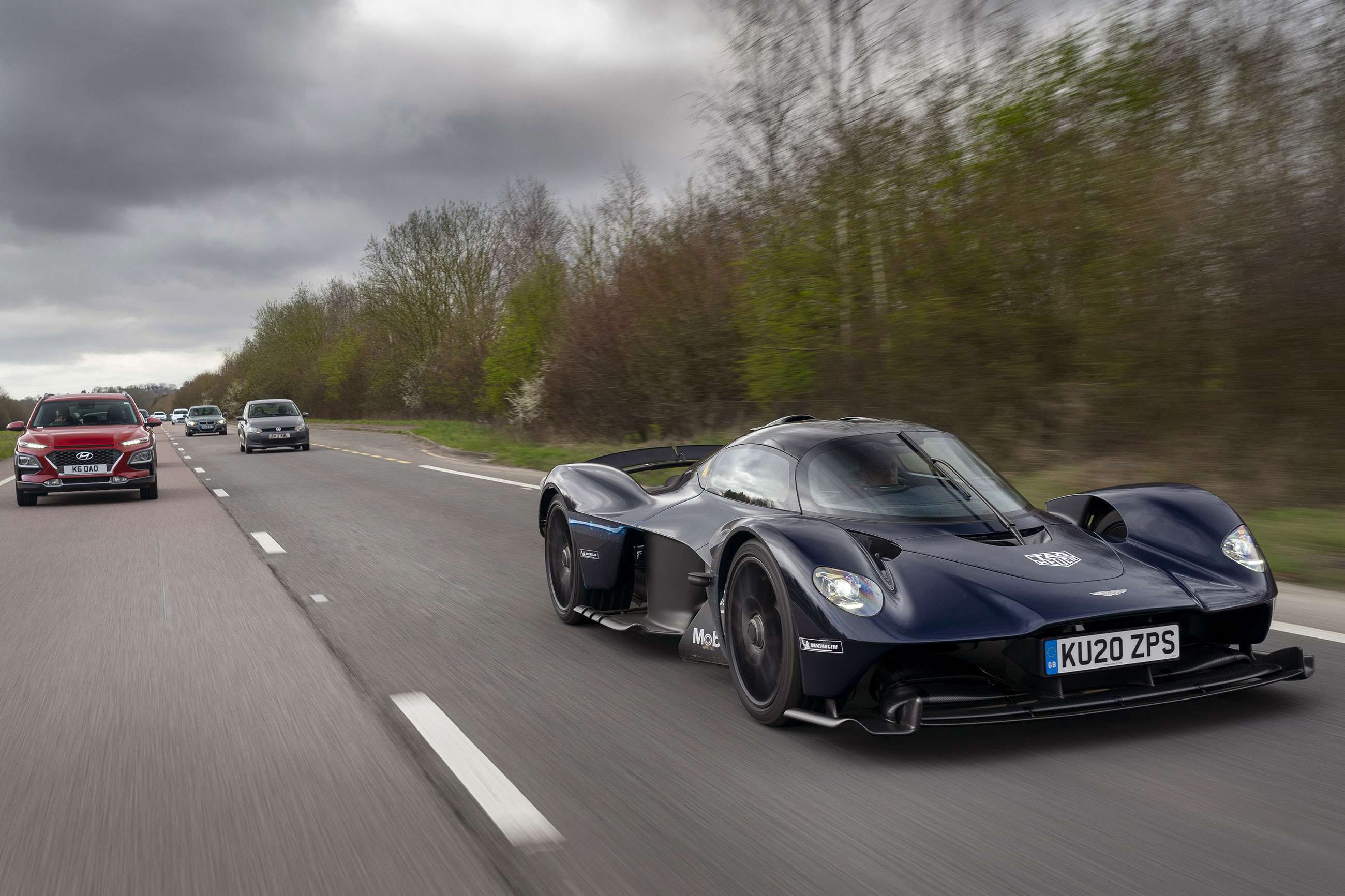 aston-martin-valkyrie-roads-goodwood-18032020.jpg