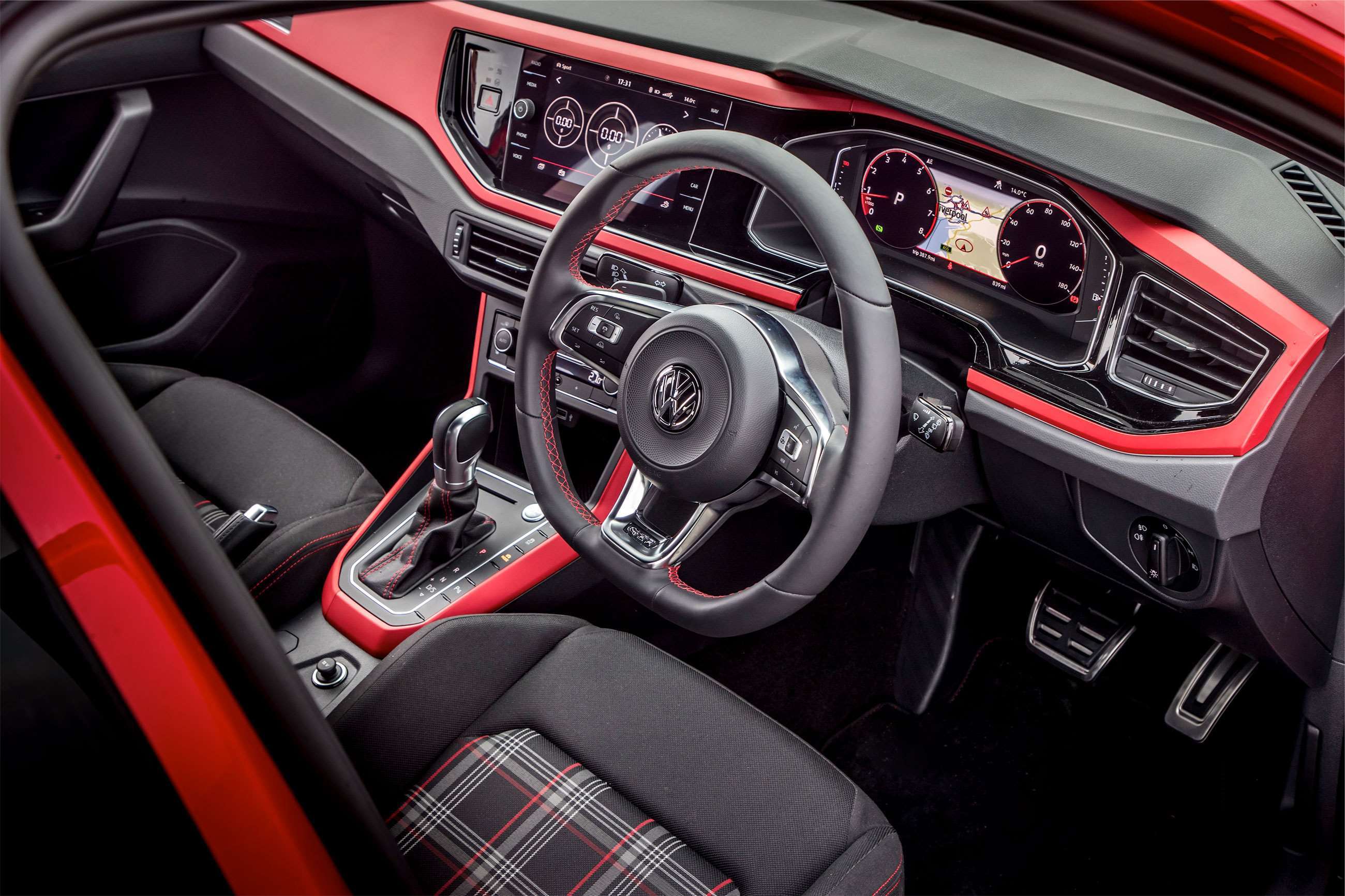 volkswagen-polo-gti-interior-goodwood-17032020.jpg