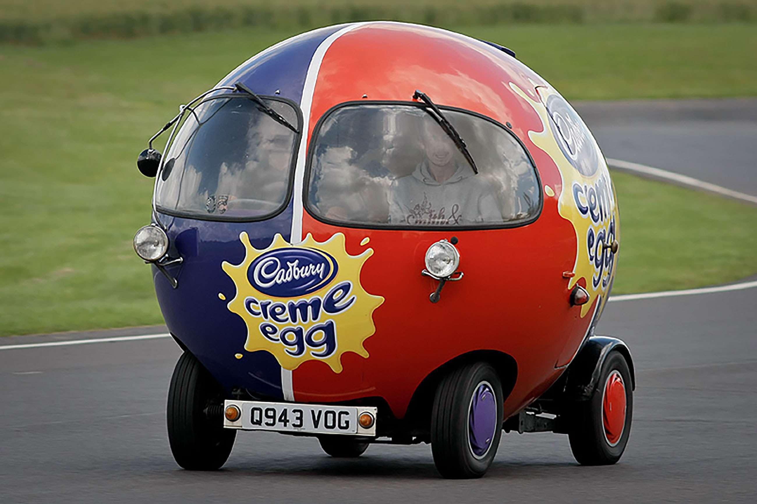 cars-shaped-like-easter-eggs-cadbury-creme-egg-car-rupert-procter-list-goodwood-10042020.jpg