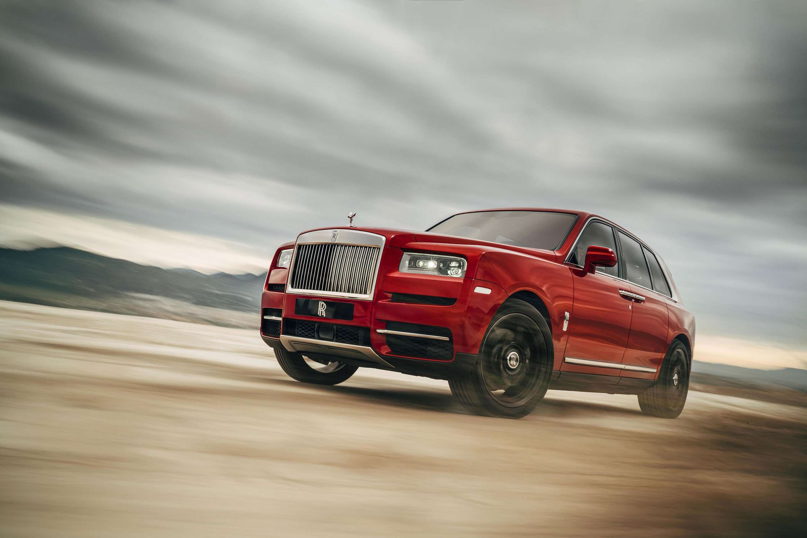 best-luxury-suvs-2020-3-rolls-royce-cullinan-goodwood-15042020.jpg