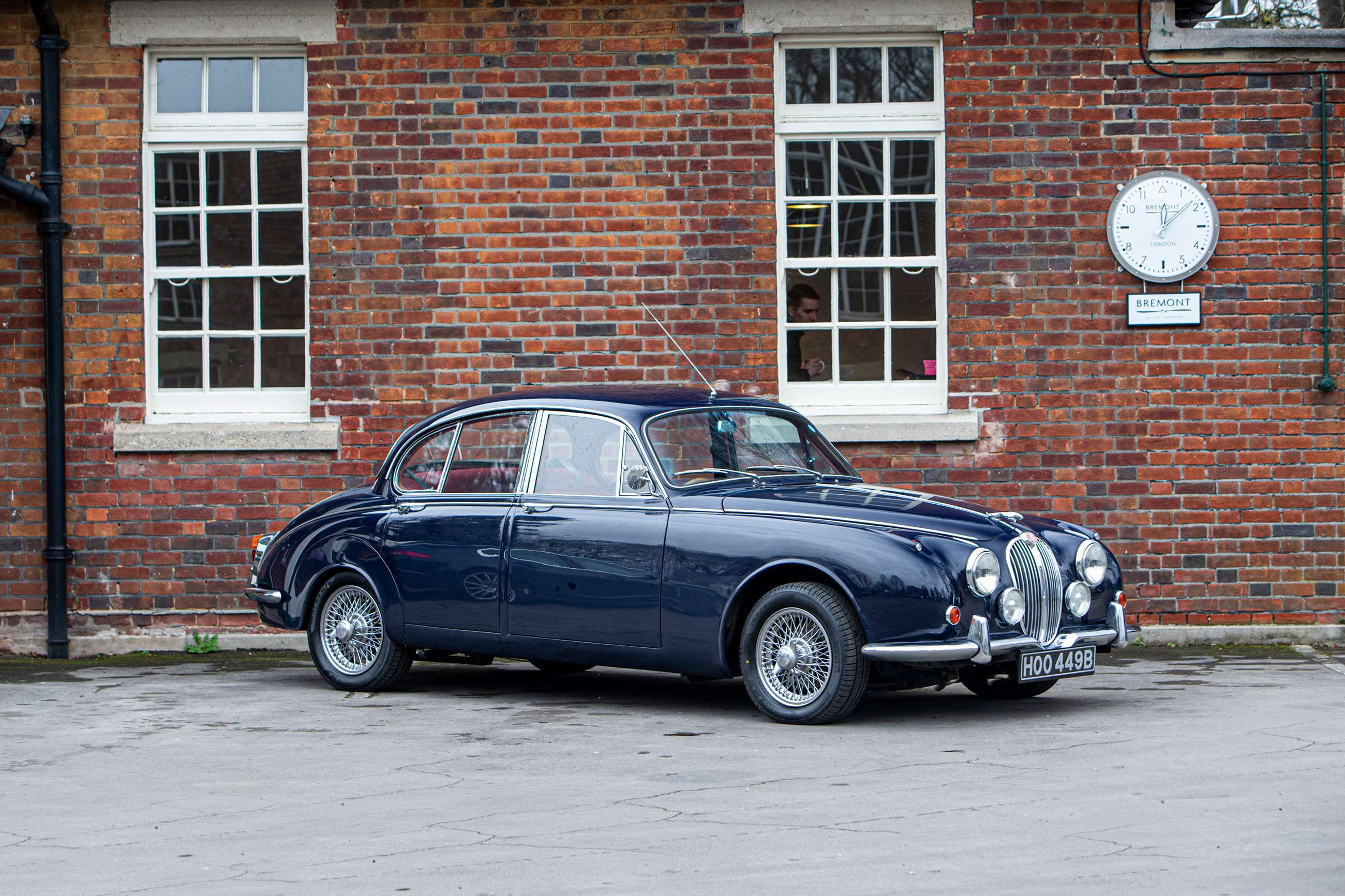 bonhams-online-jaguar-mk2-robbie-coltrane-goodwood-14042020.jpg