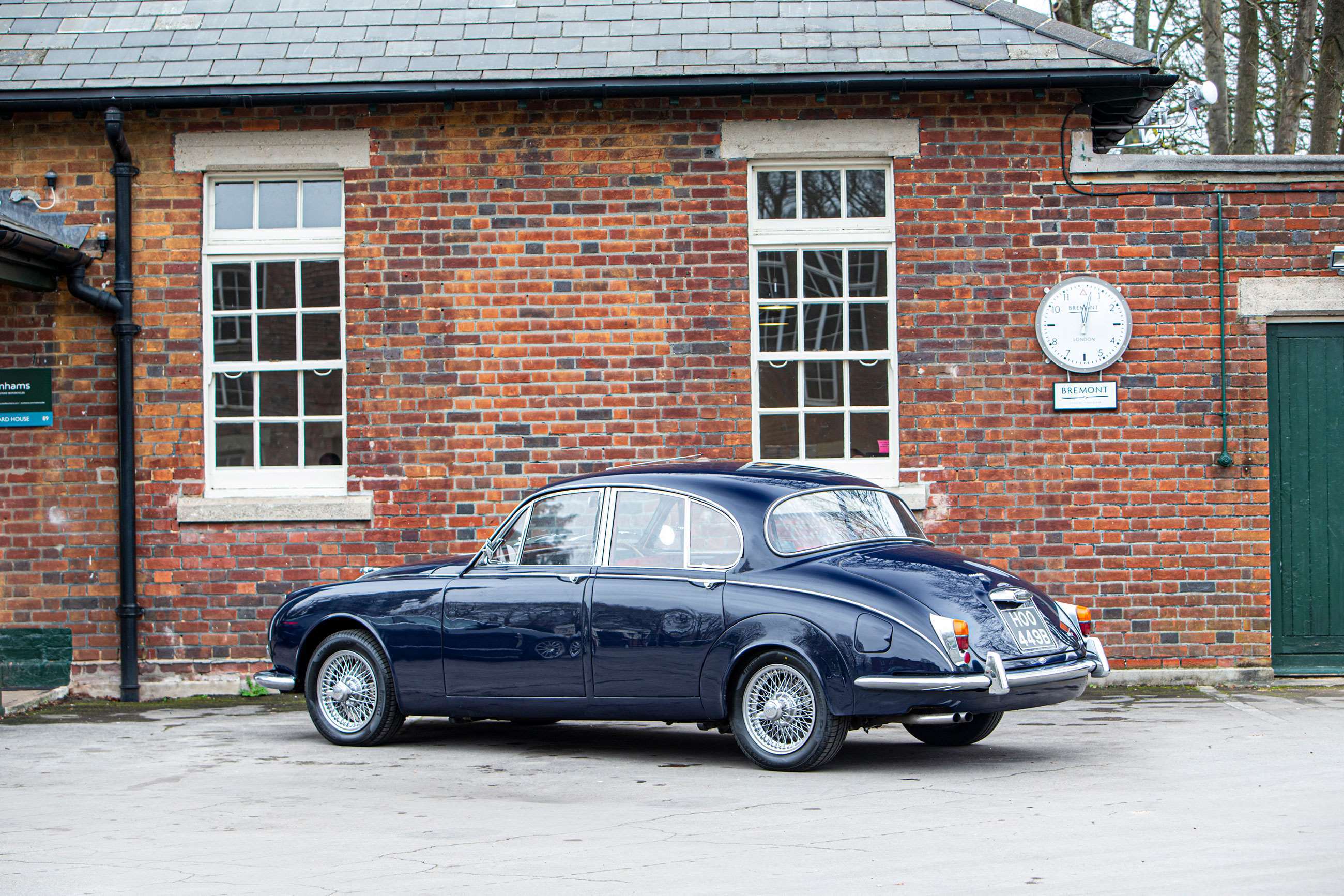 bonhams-online-robbie-coltrane-jaguar-mk2-goodwood-14042020.jpg