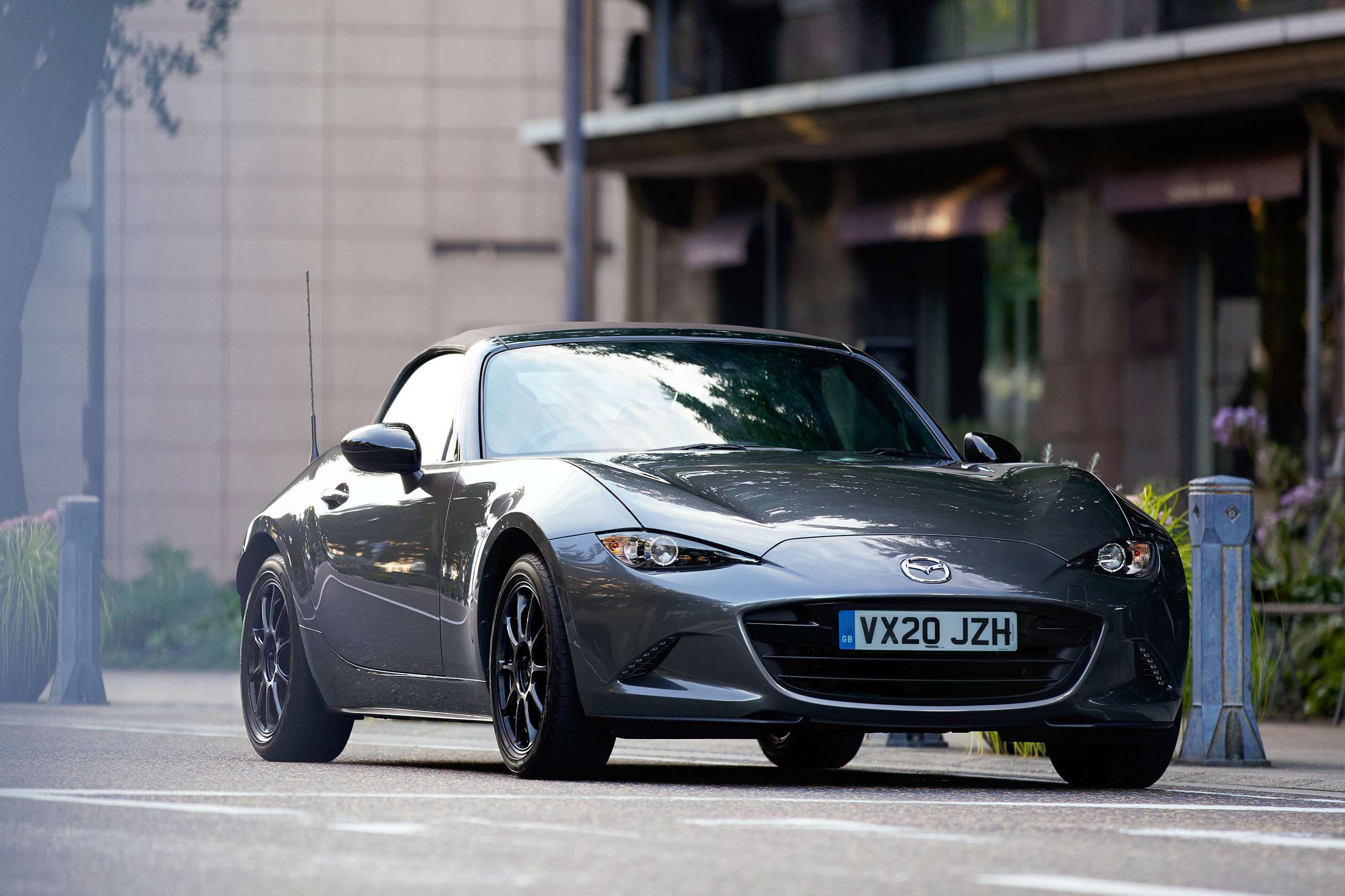 mazda-mx-5-r-sport01.jpg