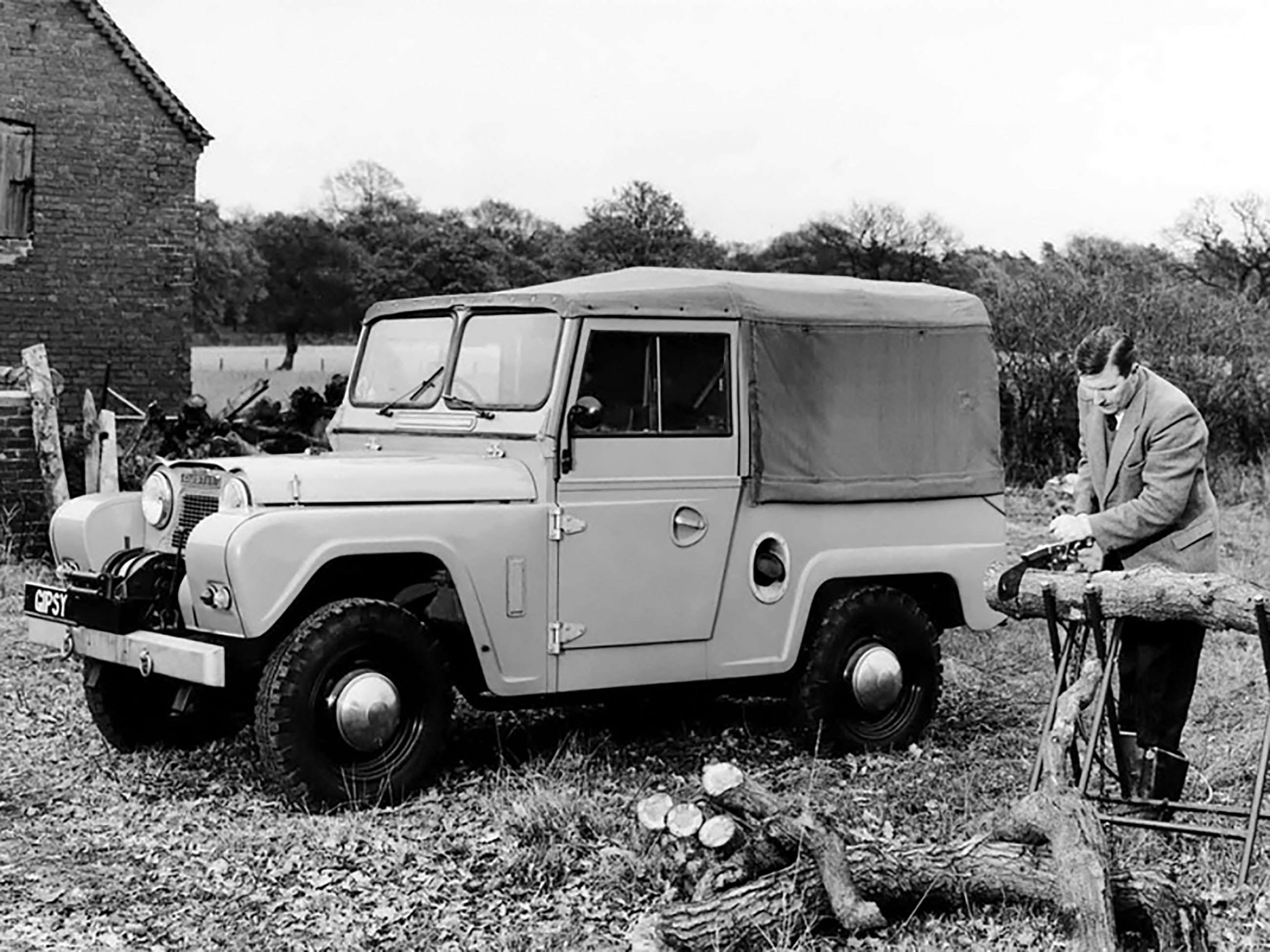 land-rover-defender-inspired-4x4s-1-austin-gypsy-goodwood-24072020.jpg