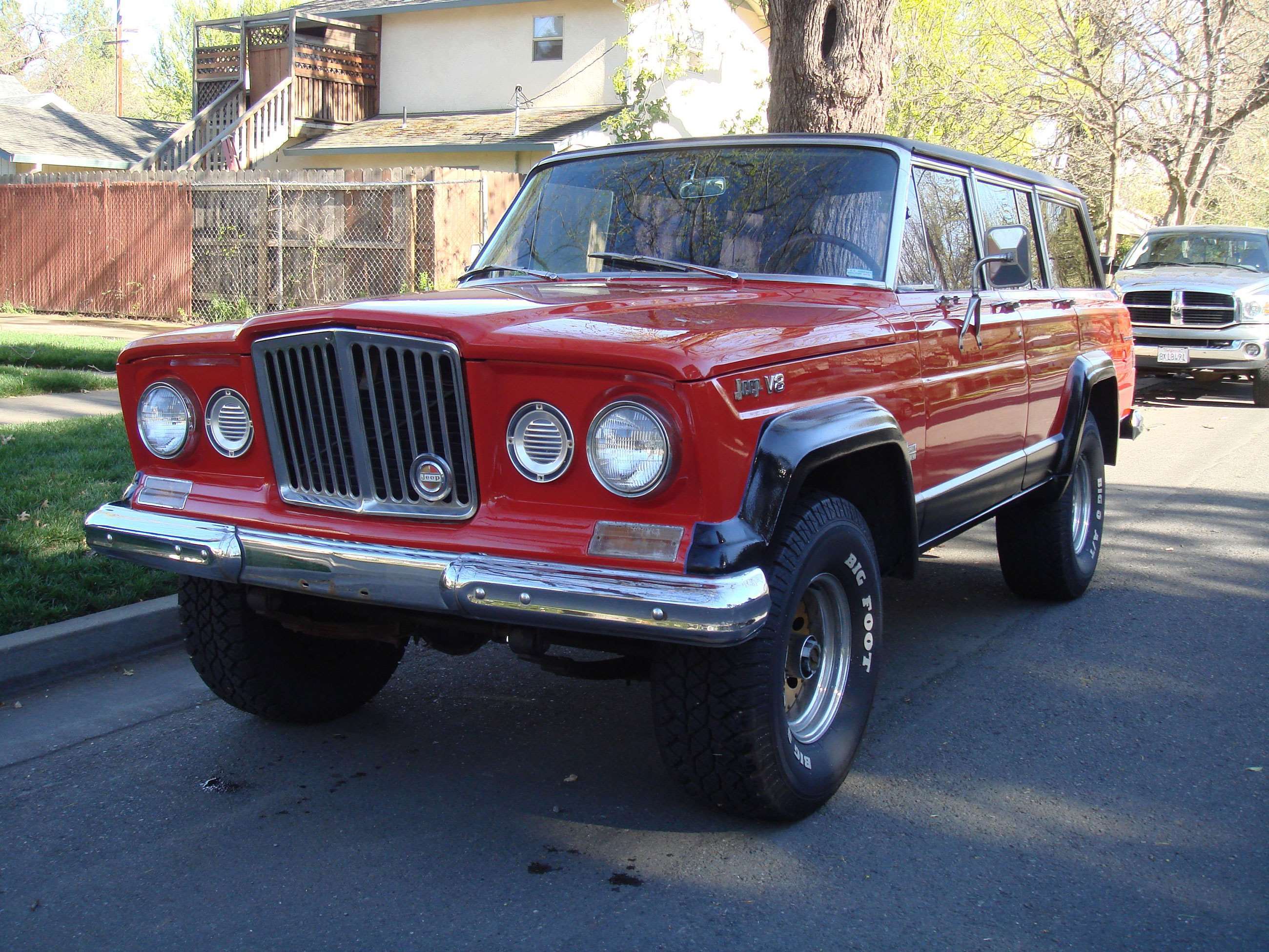 anorak-old-suvs-2-kaiser-jeep-wagoneer-goodwood-12082020.jpg