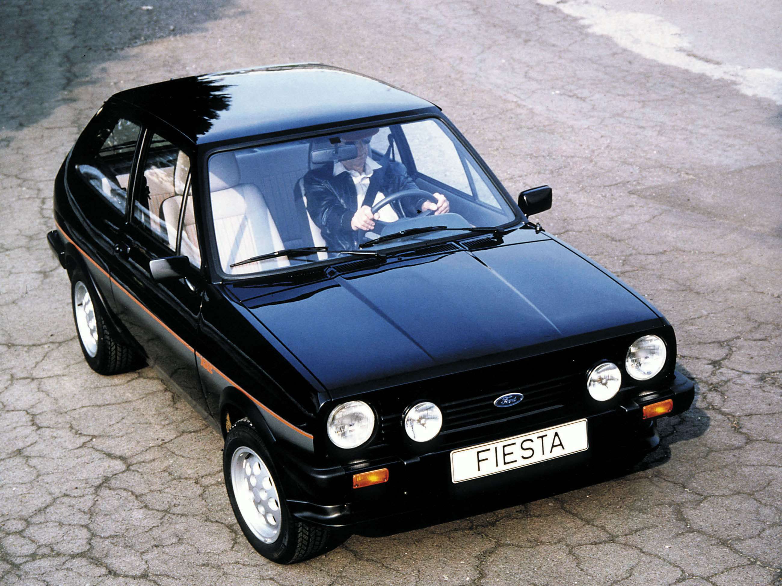 best-1980s-hot-hatchbacks-1-ford-fiesta-xr2-goodwood-10082020.jpg