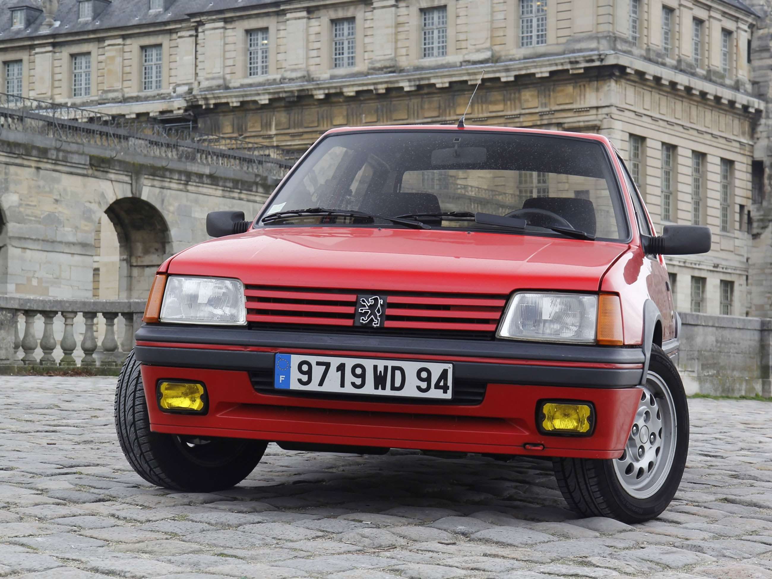 best-1980s-hot-hatchbacks-2-peugeot-205-gti-goodwood-10082020.jpg