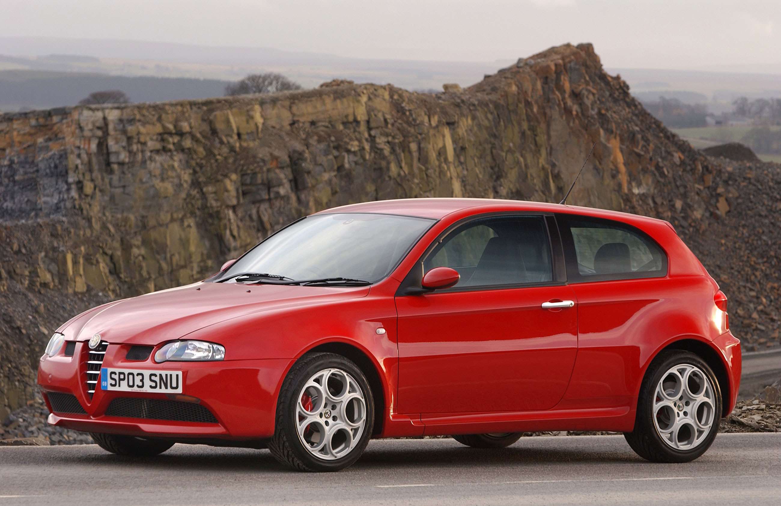 best-noughties-hot-hatches-3-alfa-romeo-147-gta-goodwood-28082020.jpg