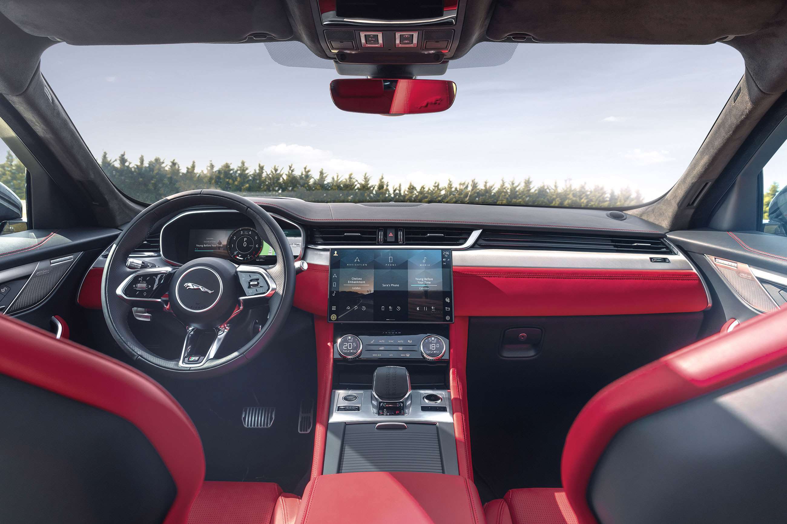 jaguar-f-pace-hybrid-interior-goodwood-16092020.jpg