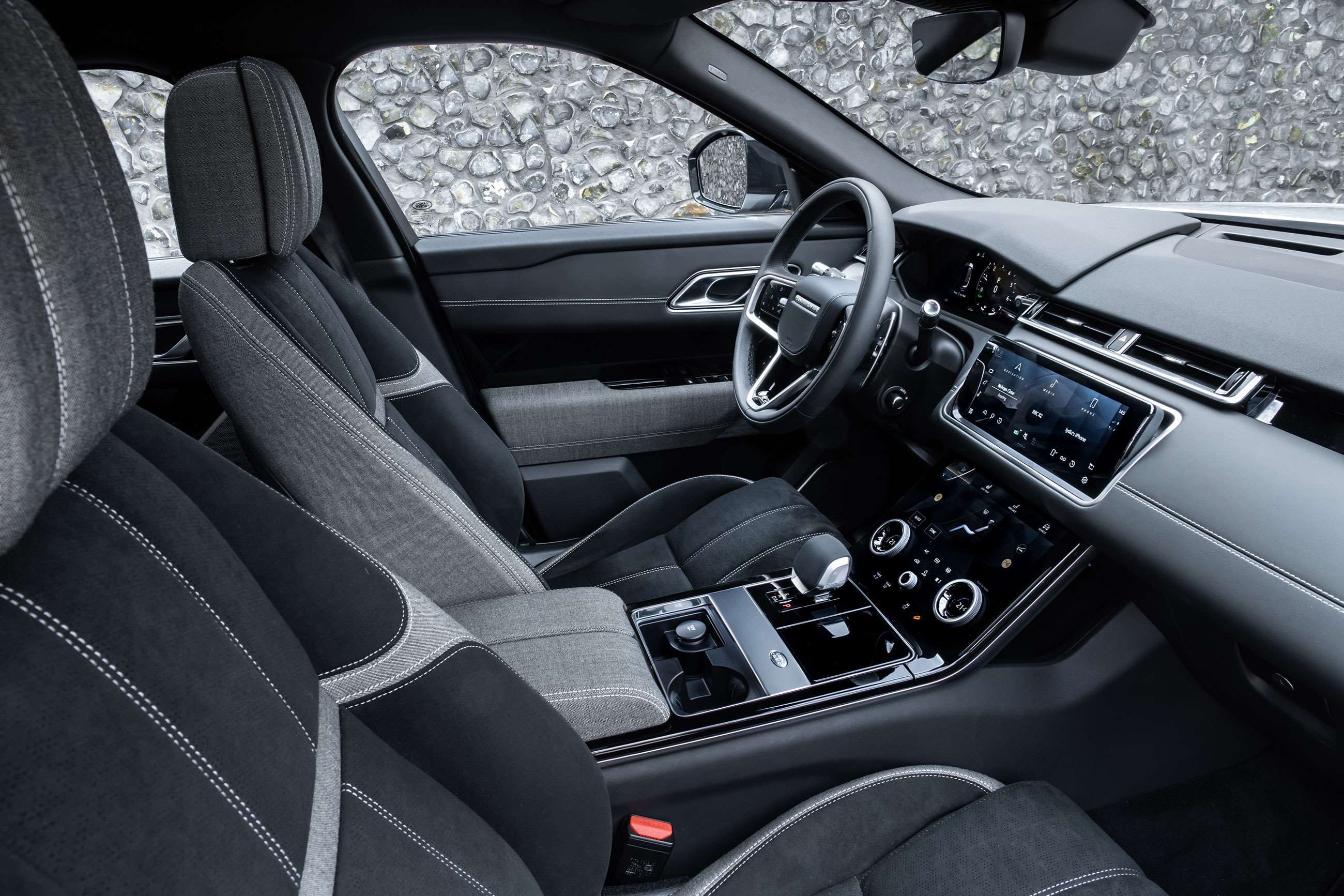 range-rover-velar-hybrid-interior-goodwood-23092020.jpg