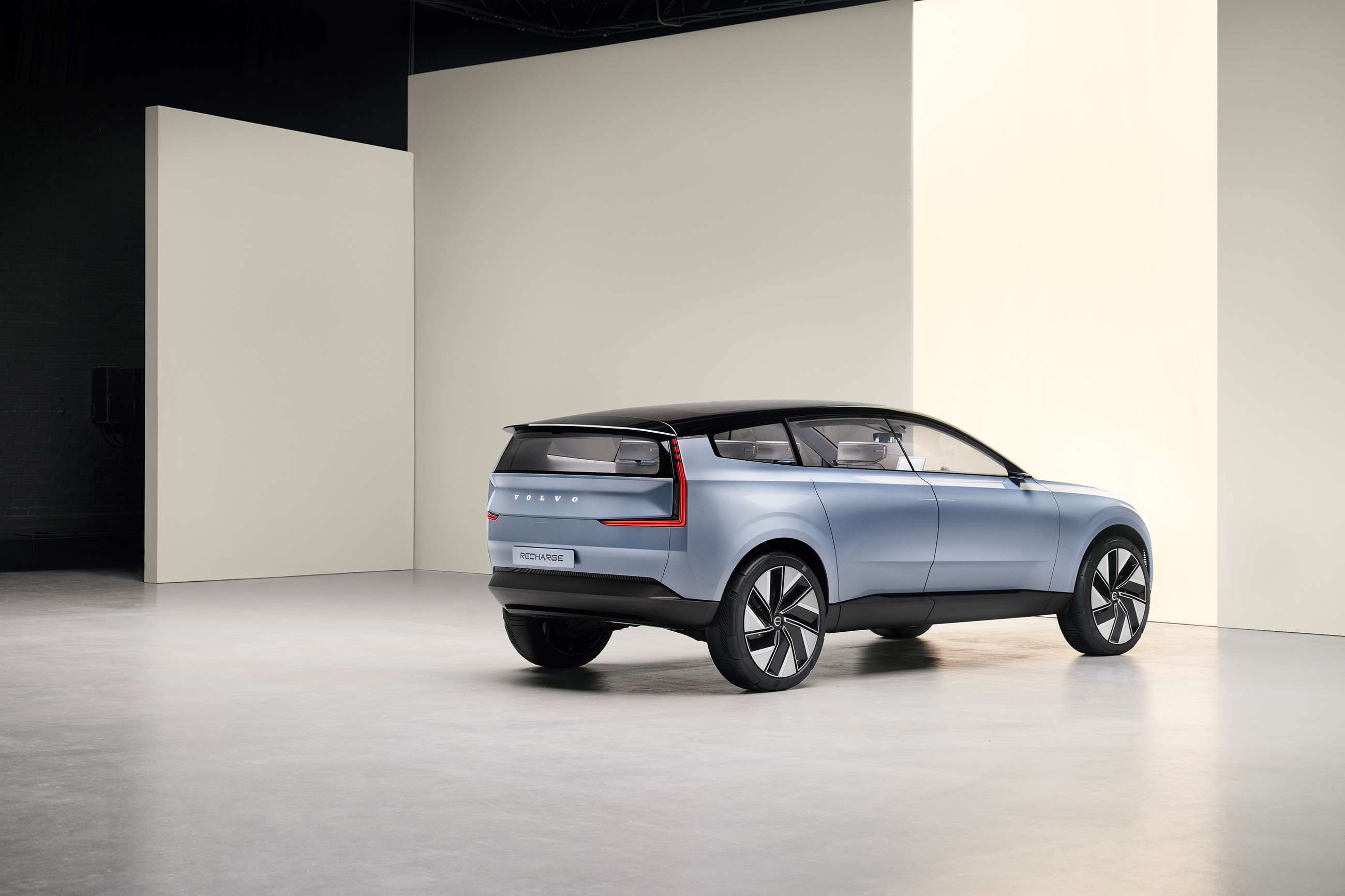 volvo-recharge-concept-02.jpg