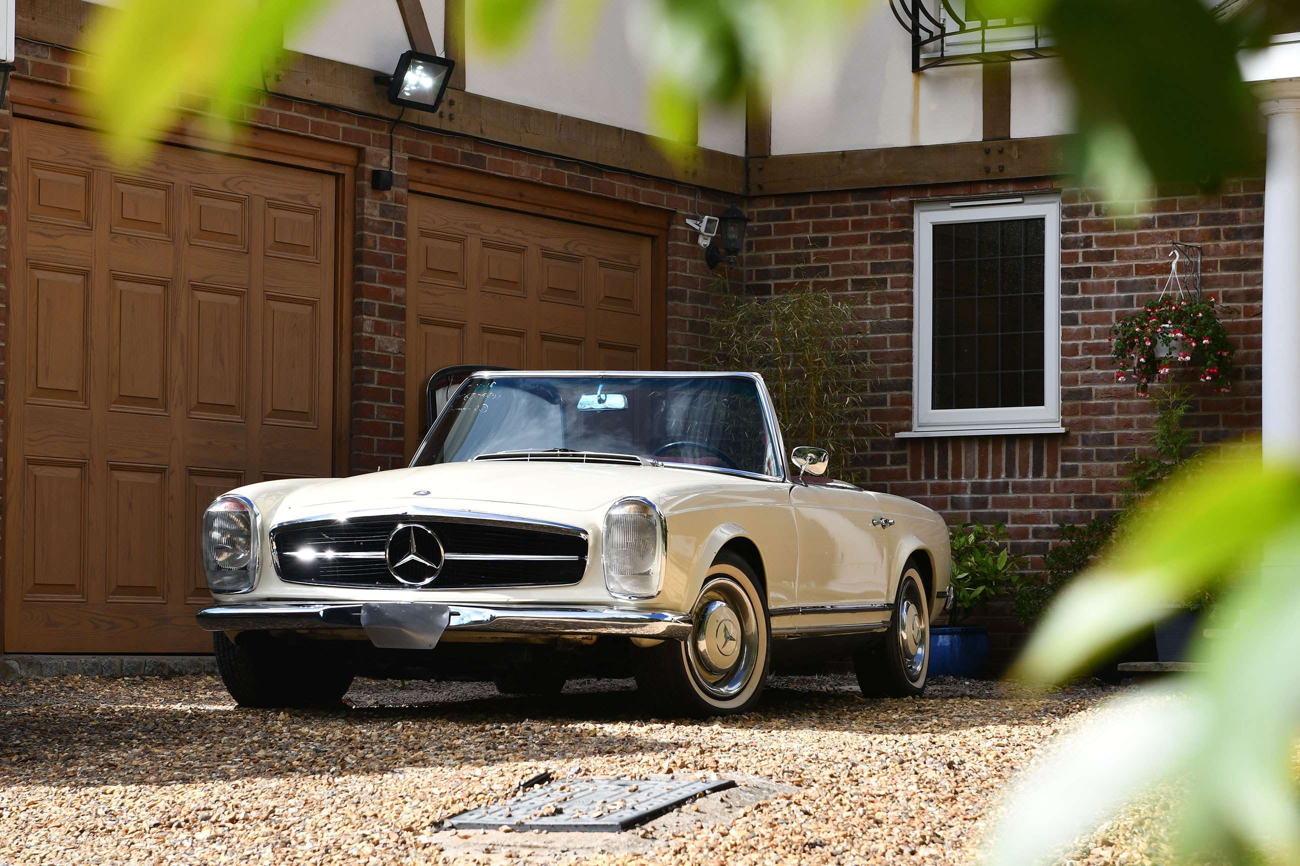 classic-car-prices-coronavirus-mercedes-sl-car-and-classic-goodwood-26022021.jpg