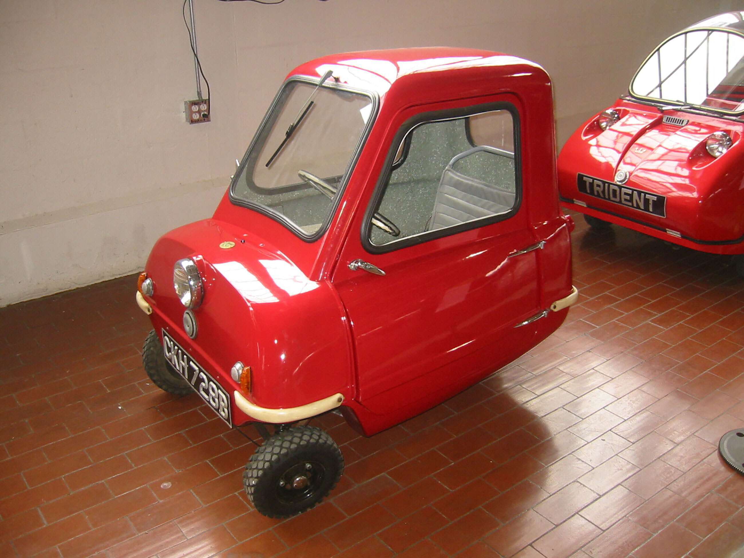 smallest-cars-in-the-world-1-peel-p50-goodwood-19032021.jpg