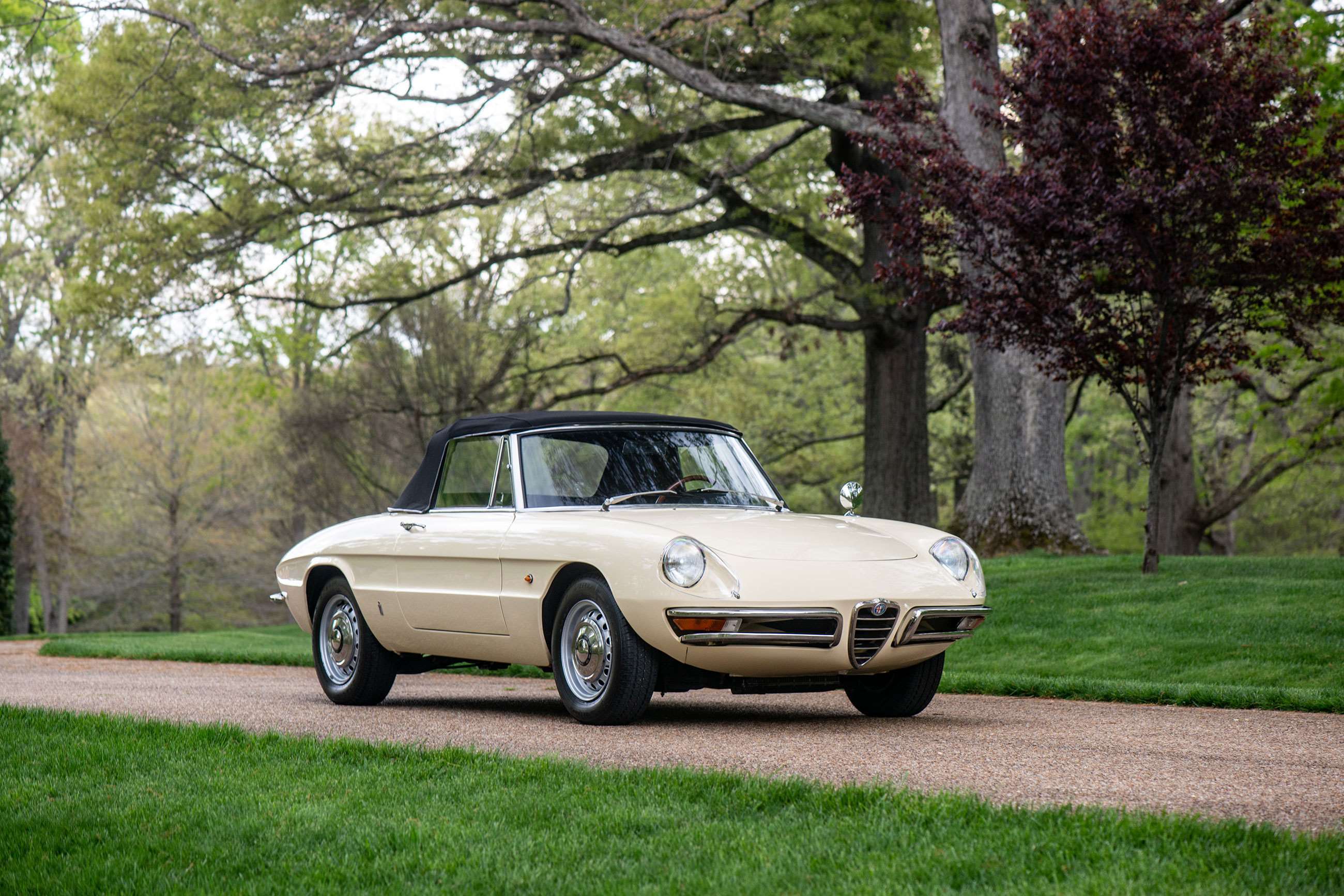 fiat-spider-duetto-1966-bonhams-goodwood-21052021.jpg