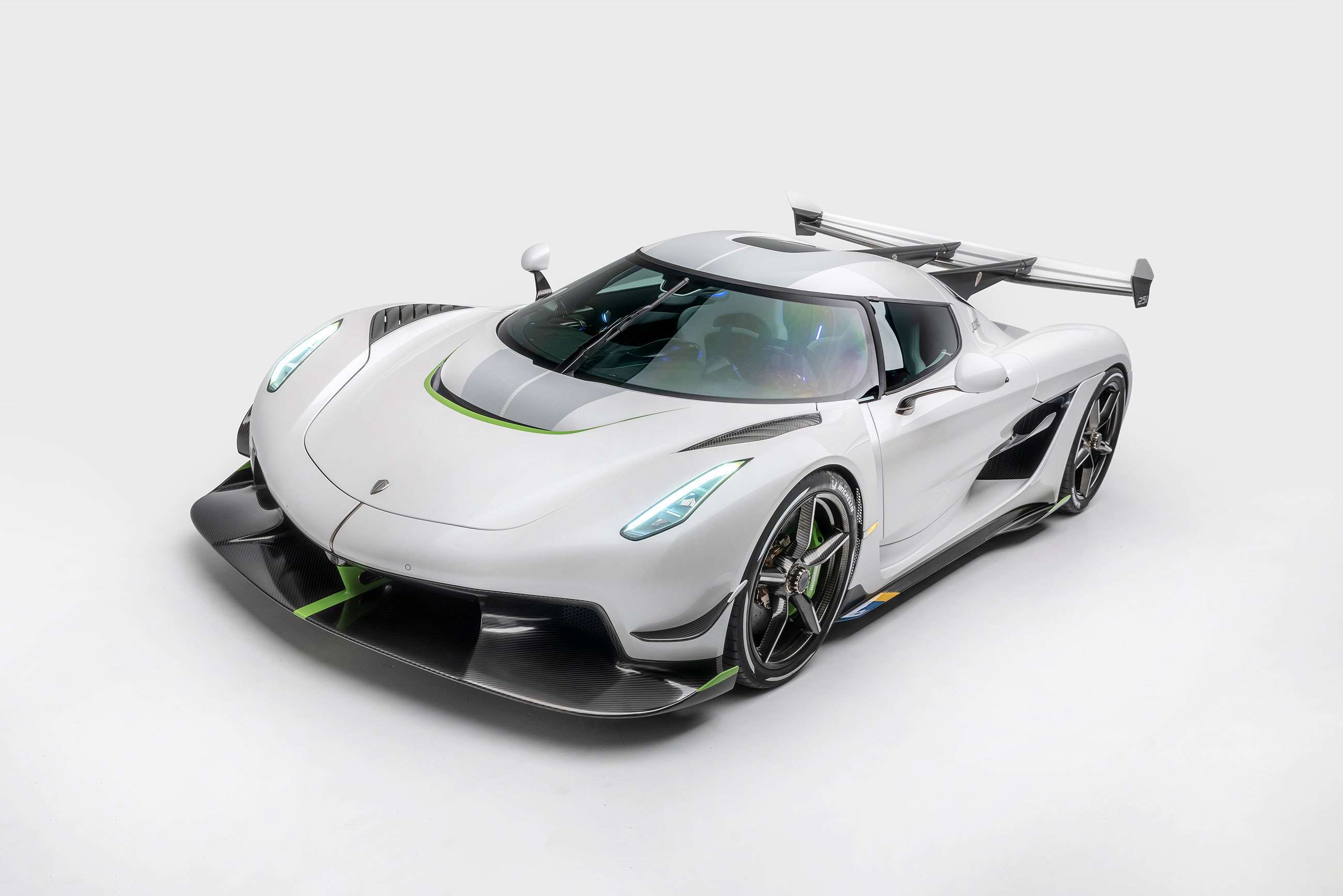 cars-with-the-most-power-per-litre-11-koenigsegg-jesko-goodwood-04052021.jpg