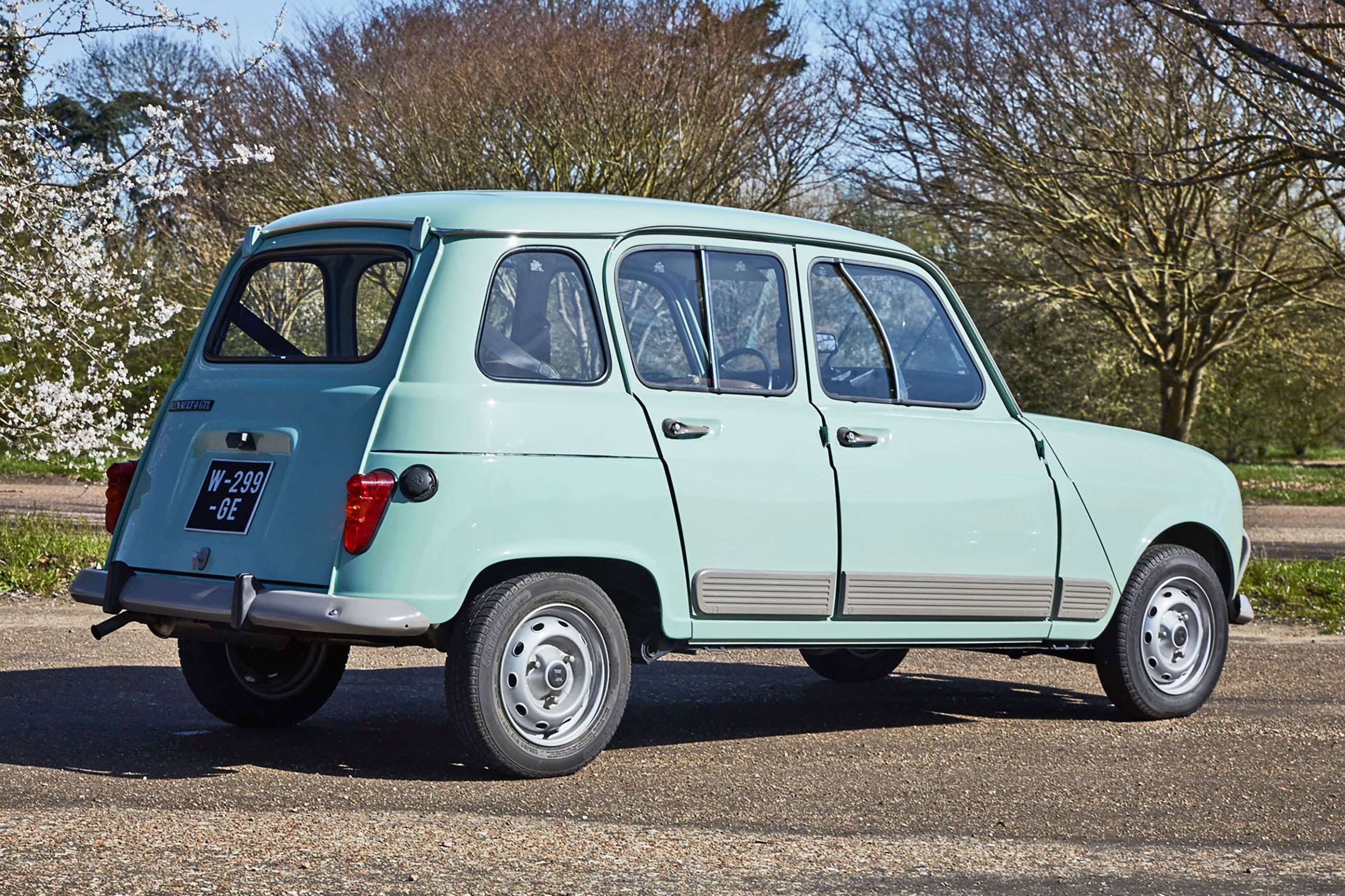 renault-4-gtl-goodwood-11062021.jpg