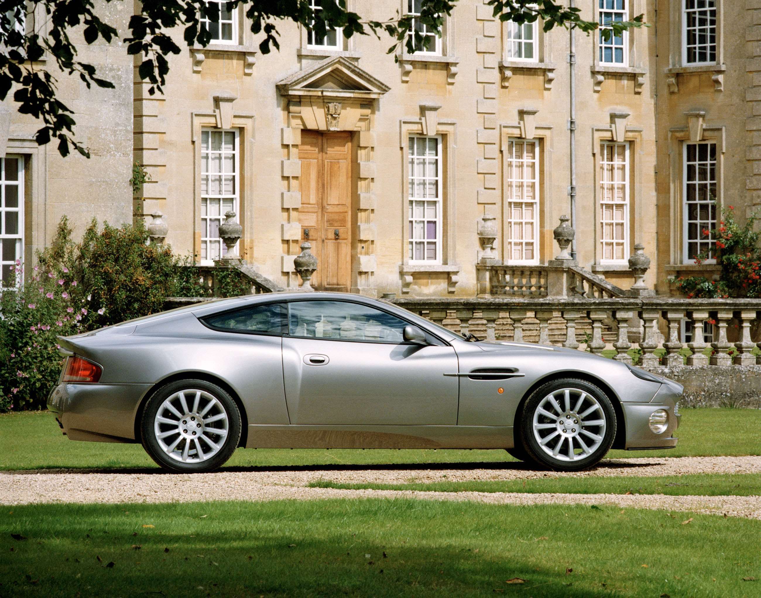 cars-that-did-not-age-well-7-aston-martin-vanquish-goodwood-15062021.jpg