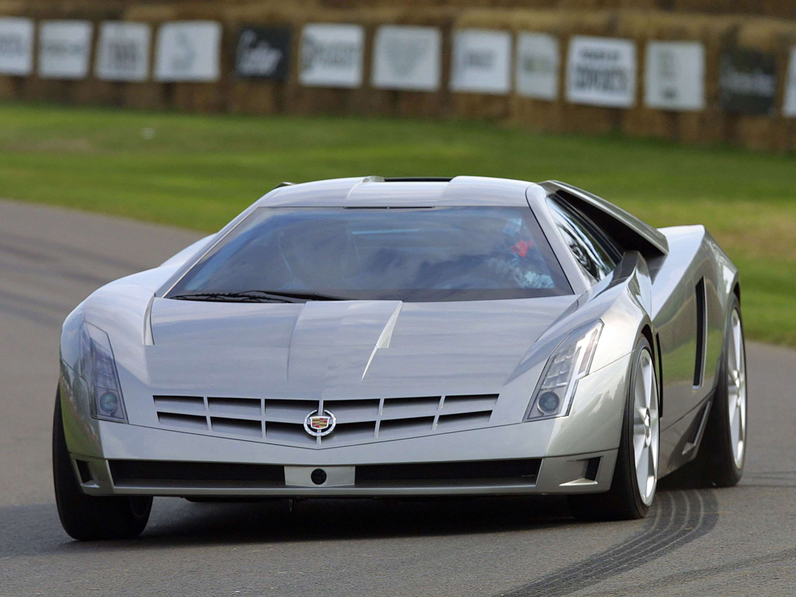 best-cadillacs-ever-9-cadillac-cien-concept-goodwood-29072021.jpg