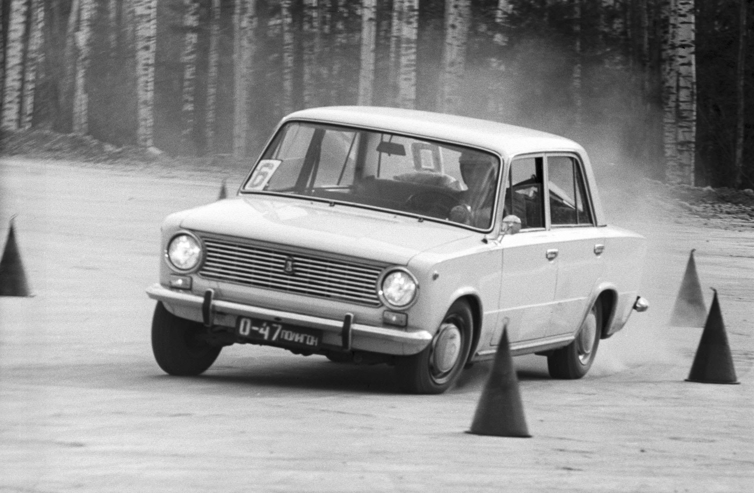 best-selling-cars-ever-4-lada-vaz-2101-goodwood-01092021.jpg