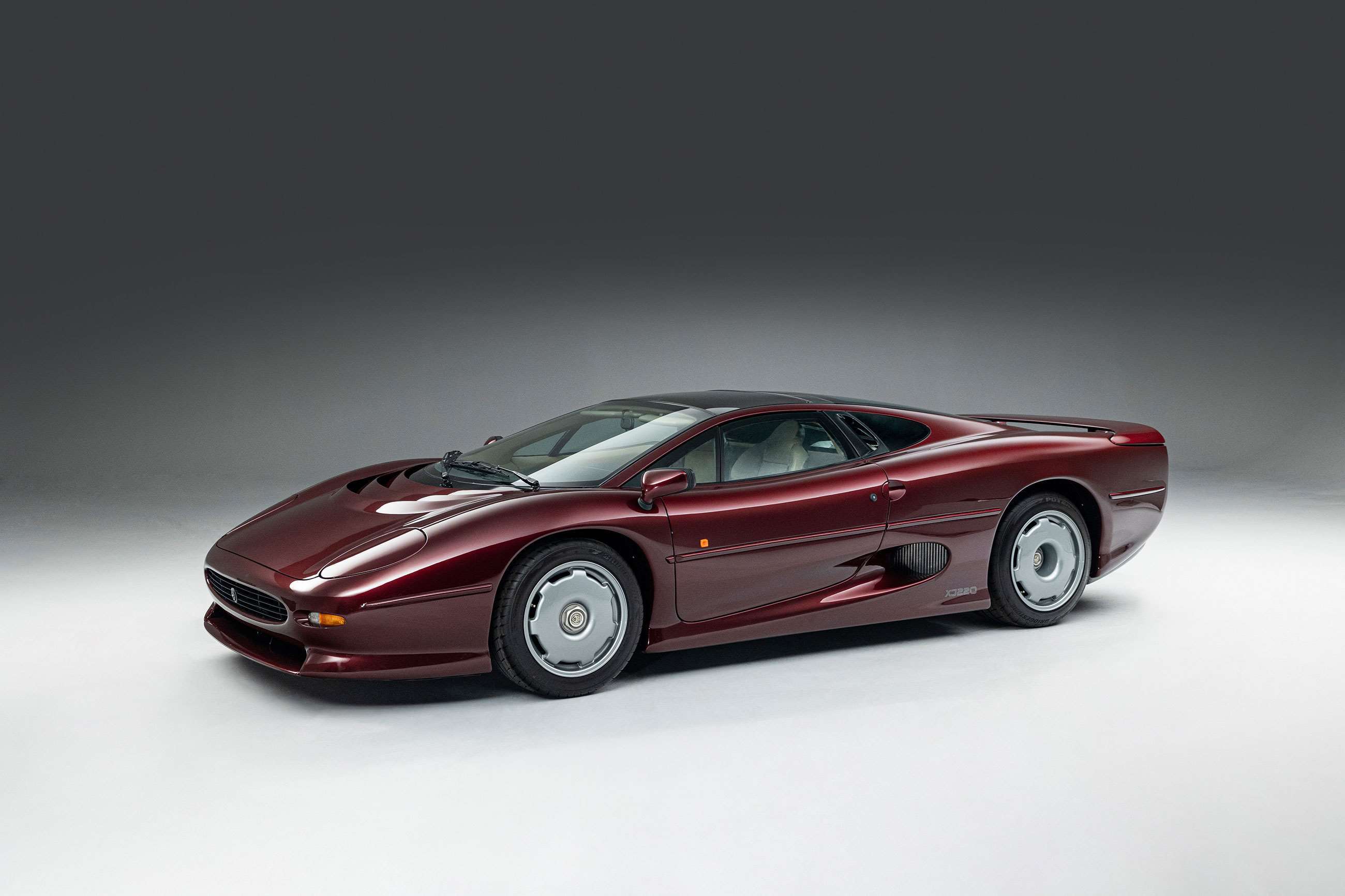 1993-jaguar-xj220-bonhams-04012022.jpg