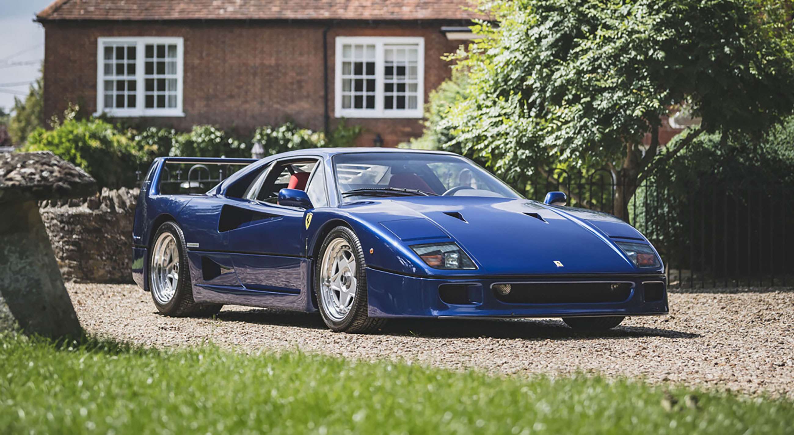 ferrari-f40-blue-bonhams-04012022.jpg