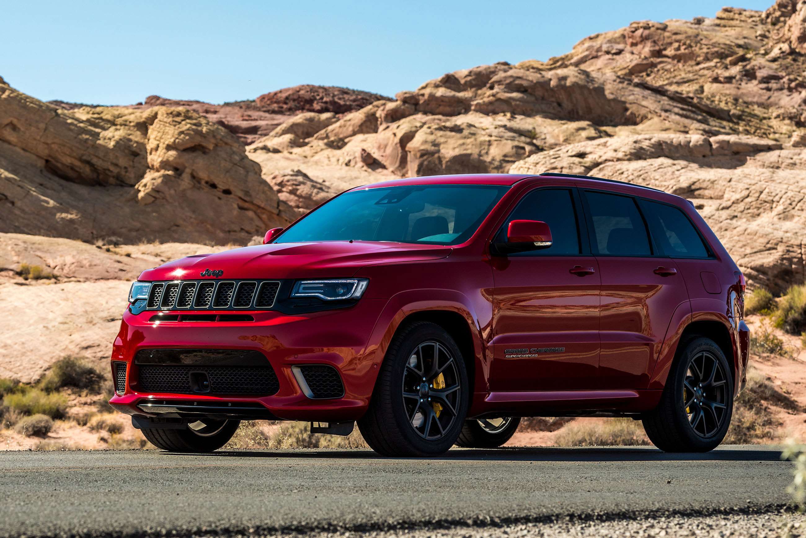 best-super-suvs-jeep-grand-cherokee-trackhawk-31012022.jpg