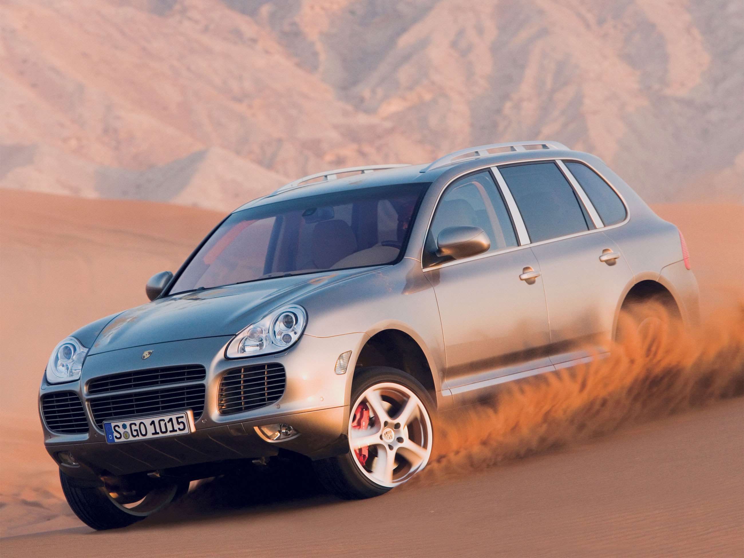 best-super-suvs-porsche-cayenne-turbo-s-31012022.jpg