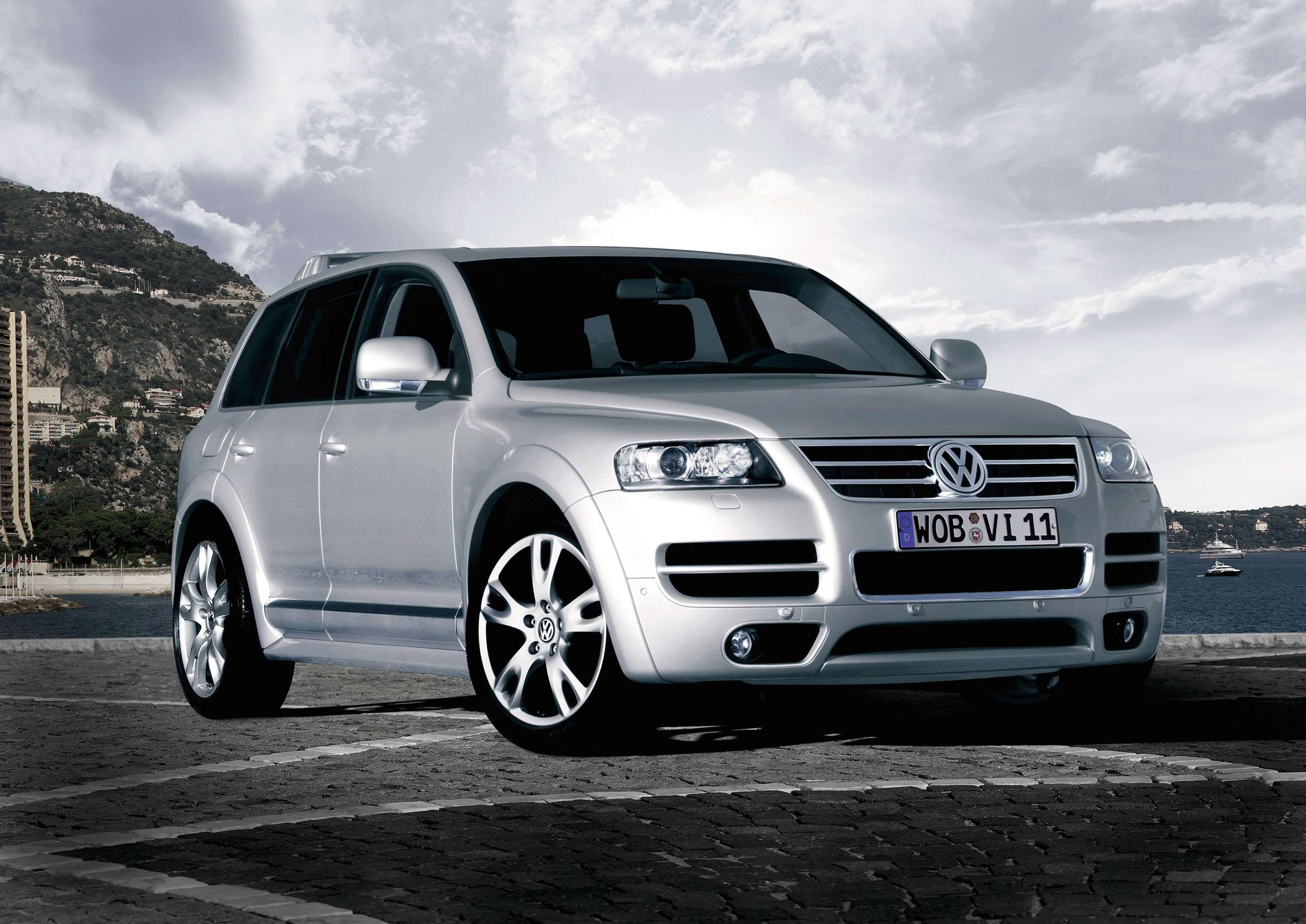 best-super-suvs-volkswagen-toureg-w12-sport-edition-31012022.jpg