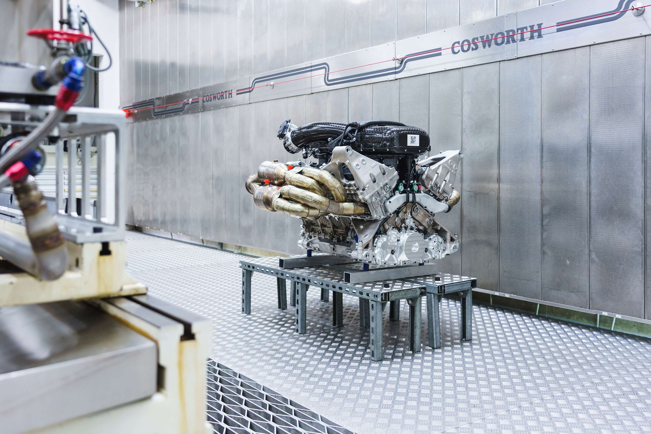 best-v12-engines-ever-5-cosworth-aston-martin-valkyrie-28022022.jpg